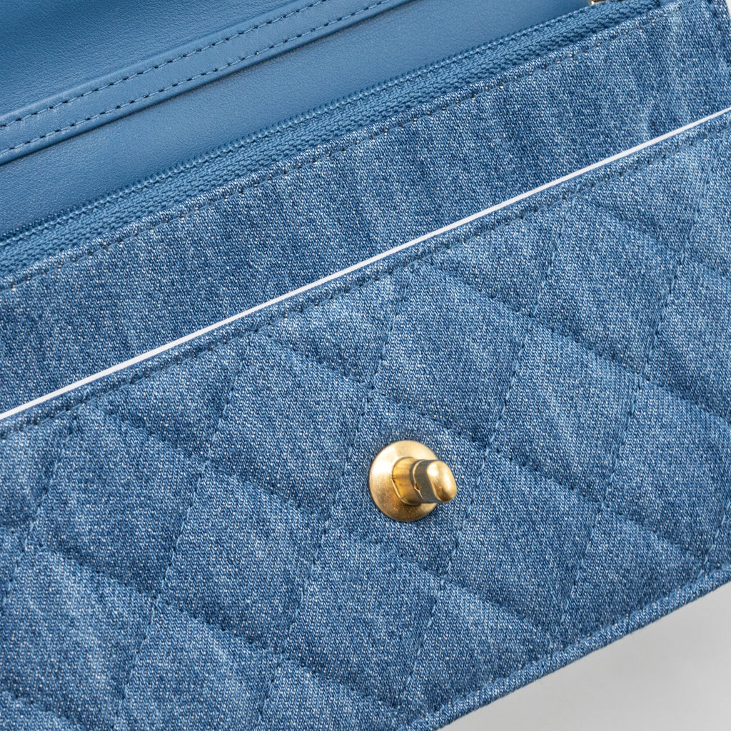 CHANEL PEARL CRUSH WALLET ON CHAIN DENIM BLUE GHW (MICROCHIP)
