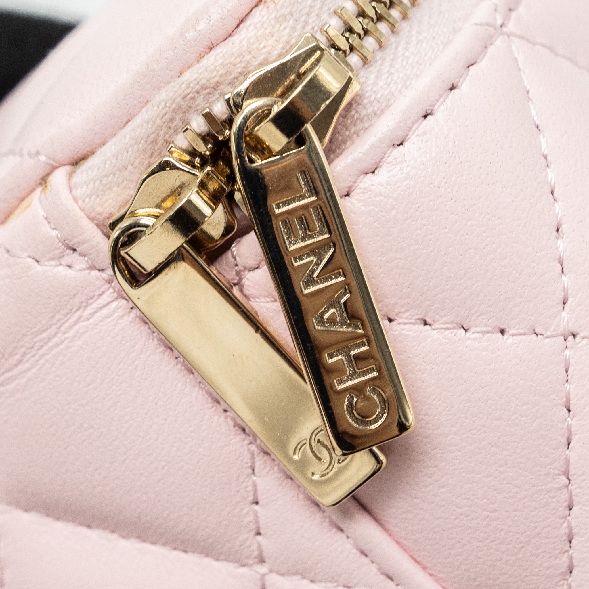 CHANEL MINI VANITY WITH GIANT CHAIN LAMBSKIN LIGHT PINK LGHW