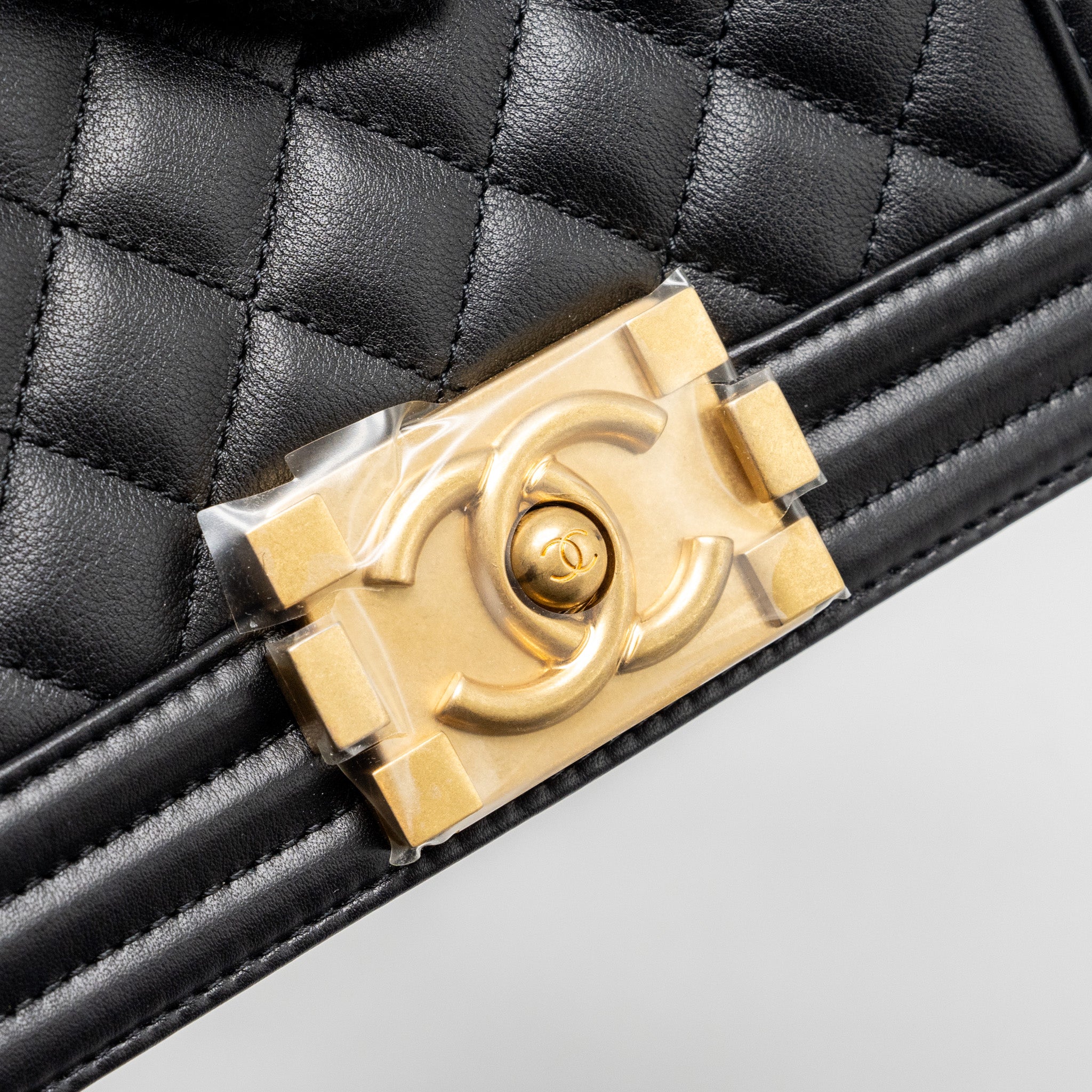CHANEL SMALL BOY BAG SMOOTH CALFSKIN BLACK GHW(MICROCHIP)