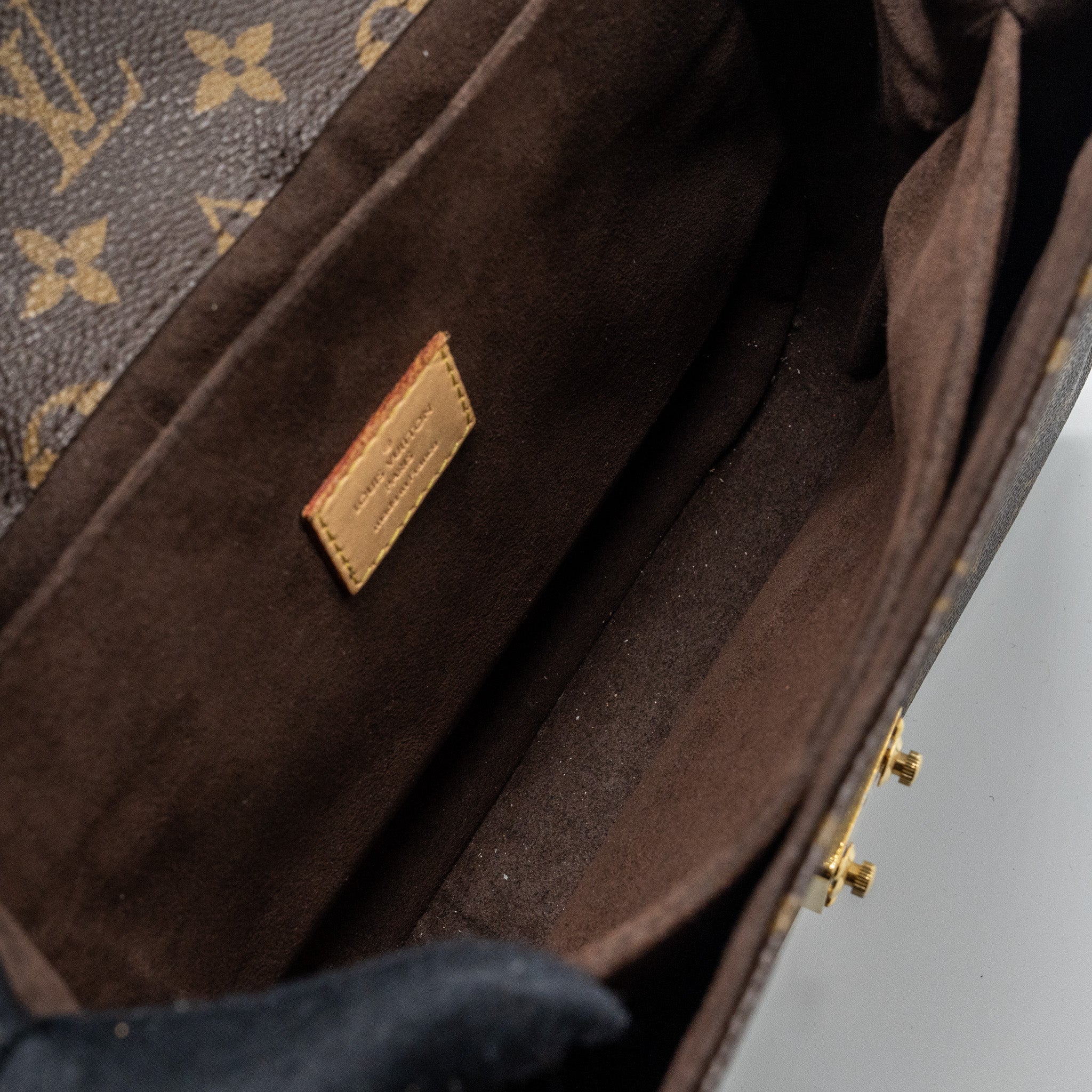 LOUIS VUITTON POCHETTE MÉTIS MONOGRAM CANVAS GHW