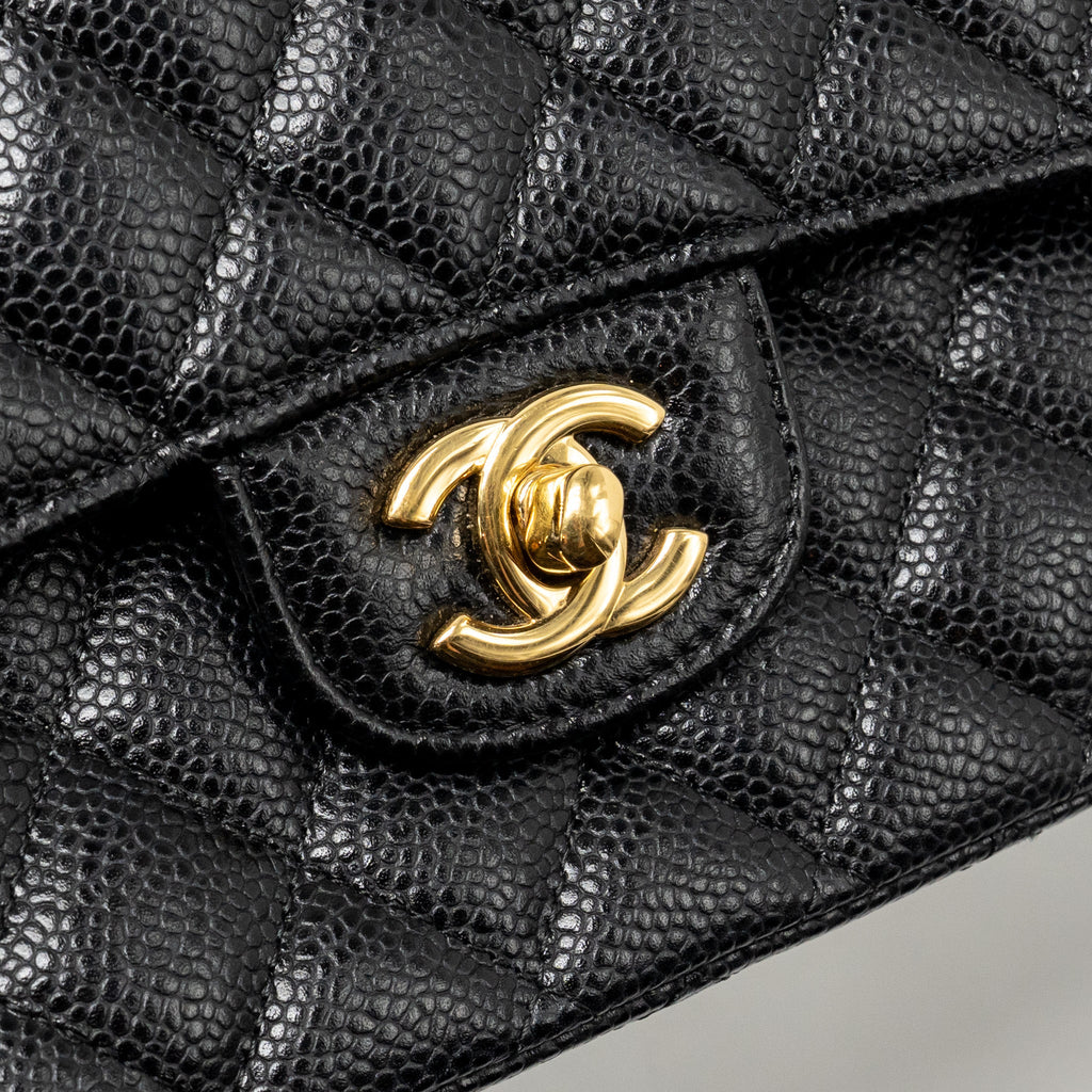 CHANEL MEDIUM CLASSIC DOUBLE FLAP BAG CAVIAR BLACK GHW