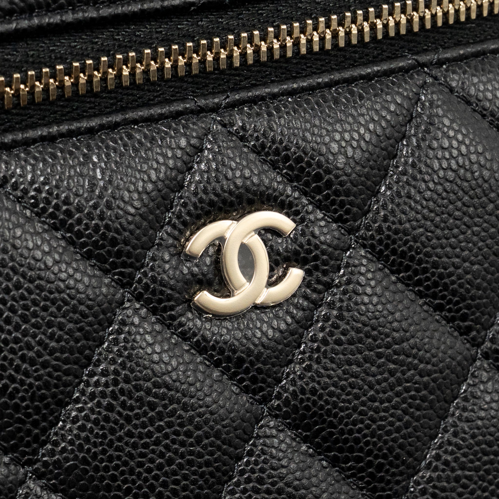CHANEL 25P CC TOP HANDLE VANITY WITH CHAIN CAVIAR BLACK LGHW (MICROCHIP)