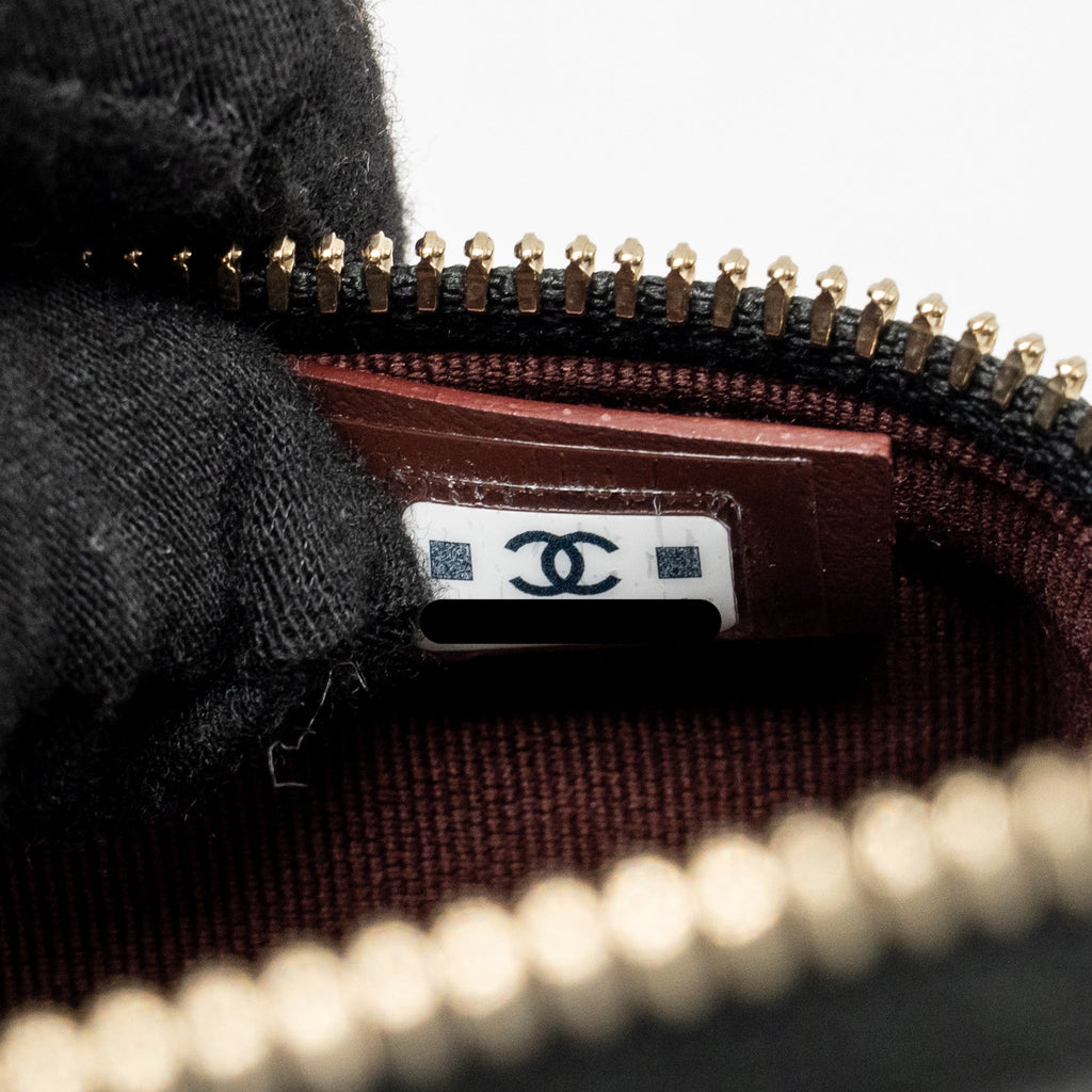 CHANEL 25P CC TOP HANDLE VANITY WITH CHAIN CAVIAR BLACK LGHW (MICROCHIP)