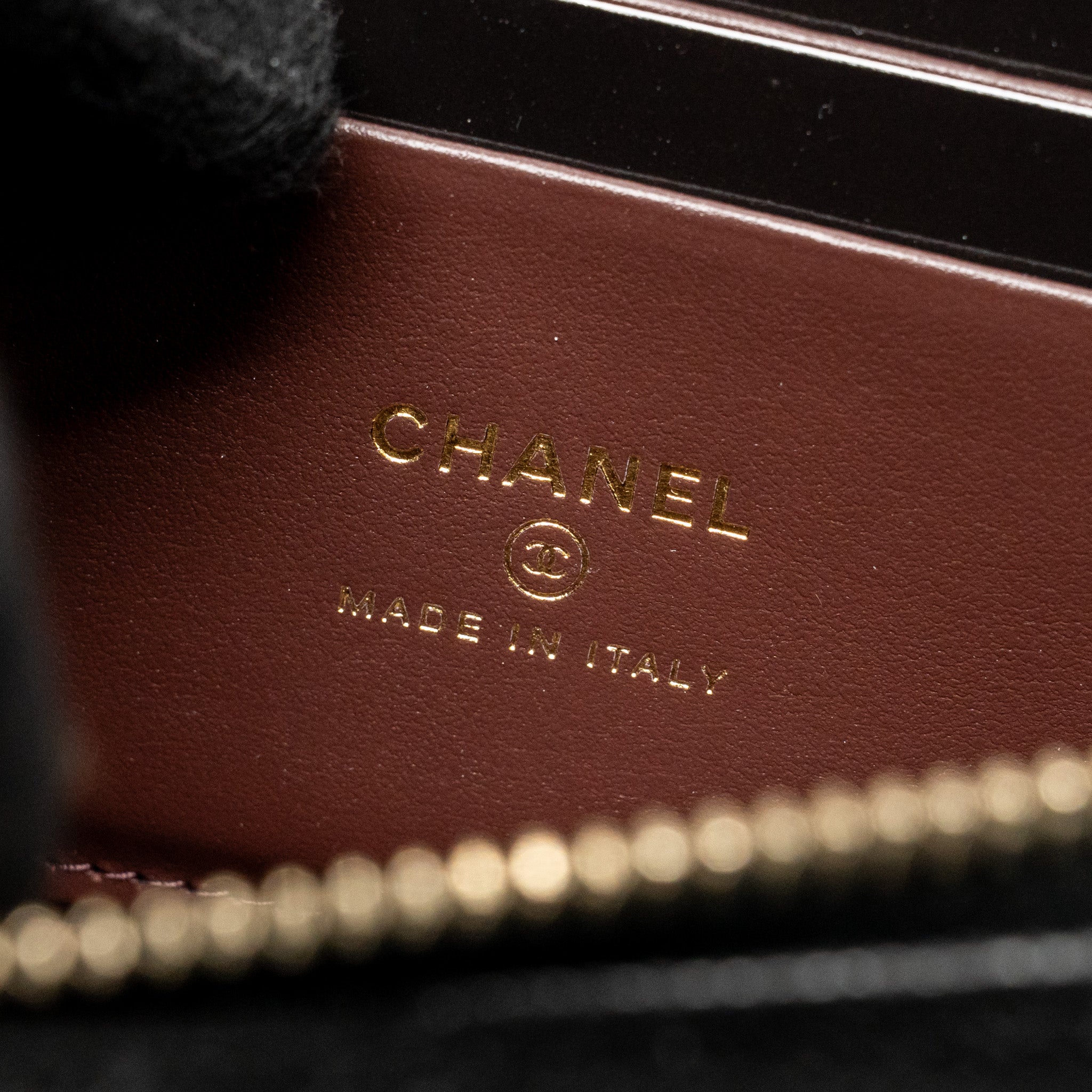 CHANEL 25P CC TOP HANDLE VANITY WITH CHAIN CAVIAR BLACK LGHW (MICROCHIP)