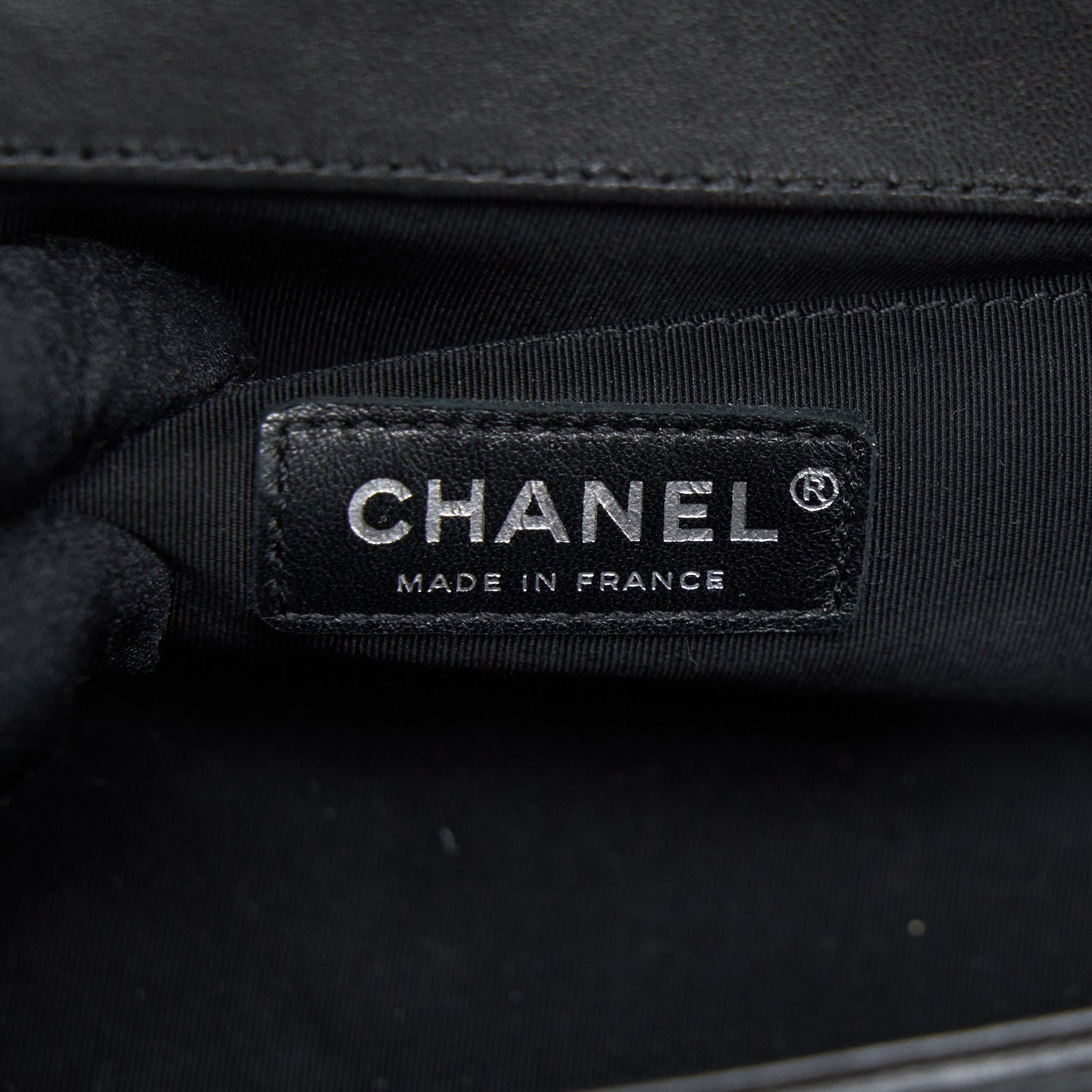 CHANEL MEDIUM BOY BAG LAMBSKIN BLACK RUTHENIUM SLIVER HARDWARE