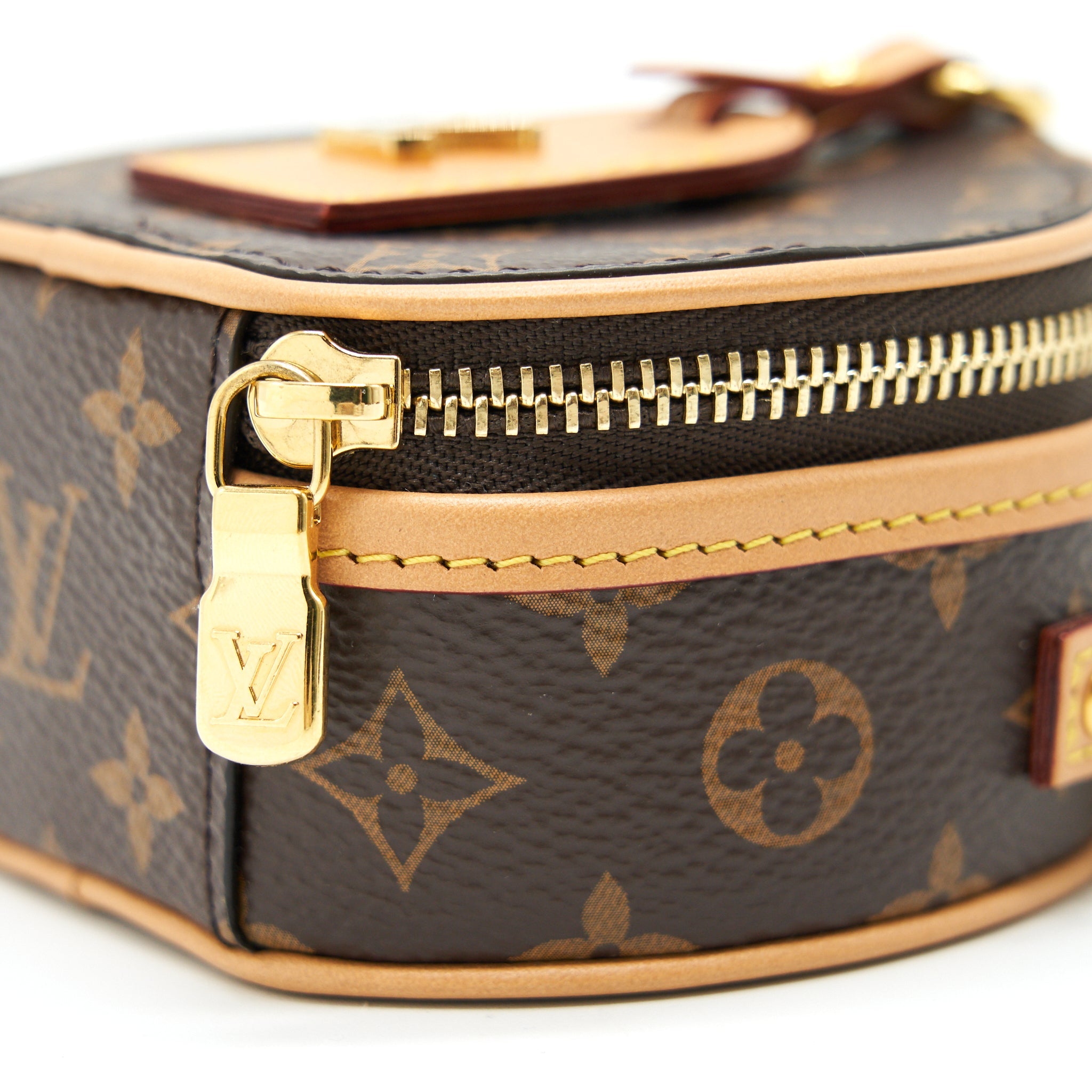 LOUIS VUITTON BOITE CHAPEAU NECKLACE MONOGRAM CANVAS
