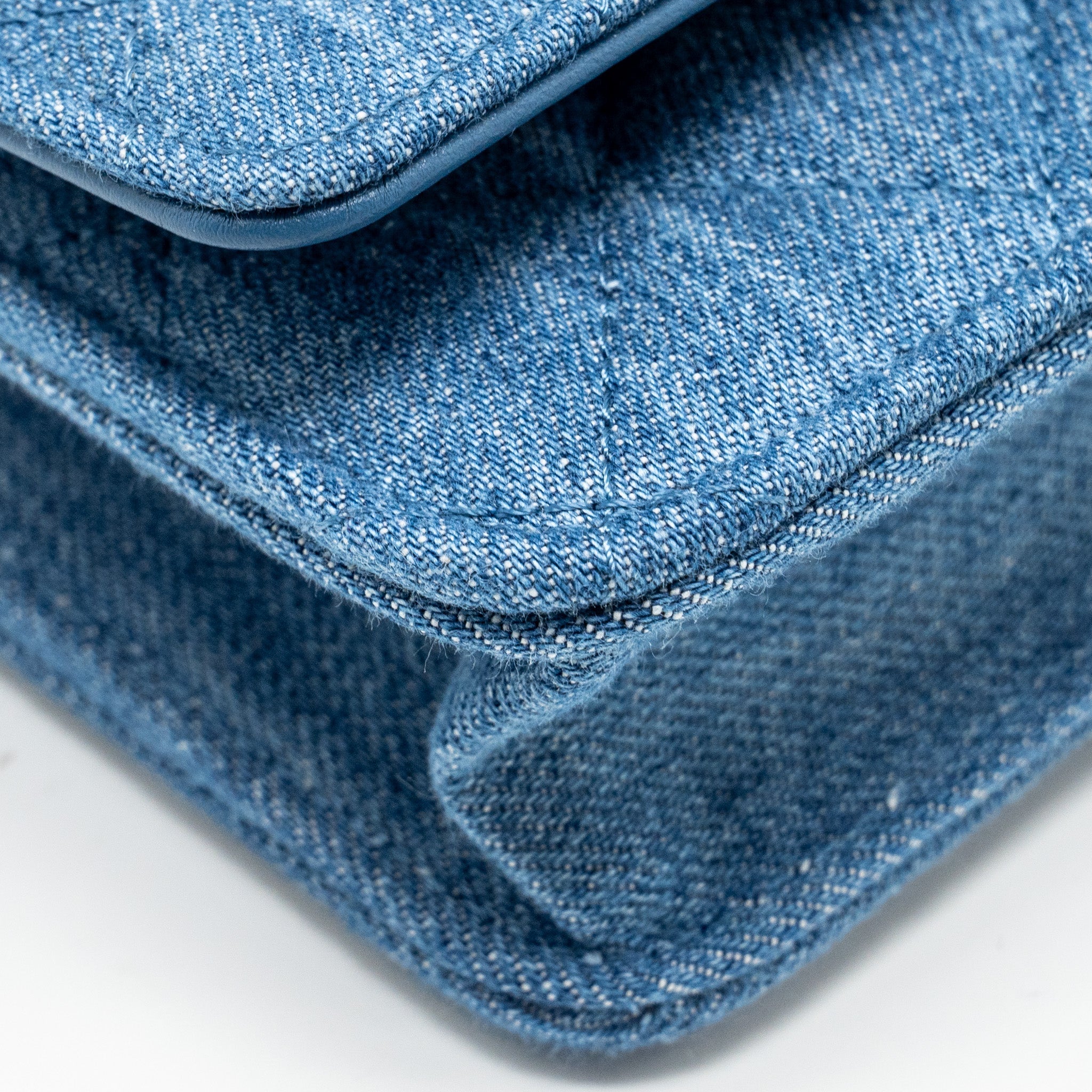 CHANEL PEARL CRUSH WALLET ON CHAIN DENIM BLUE GHW (MICROCHIP)