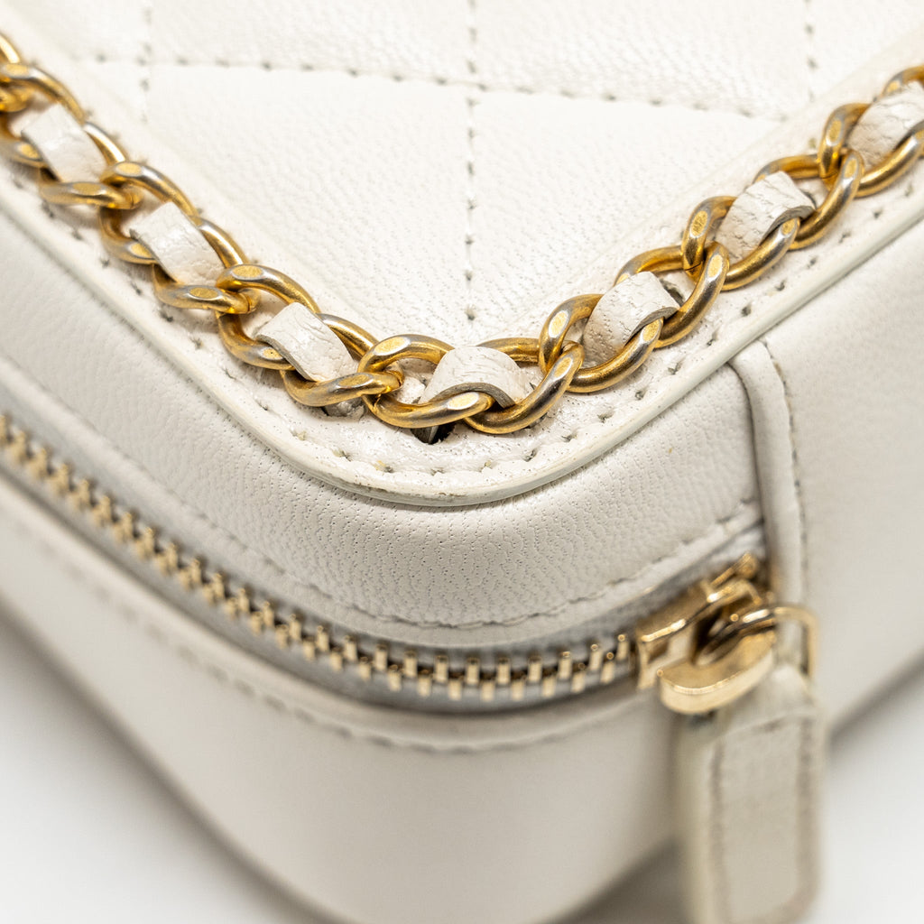 CHANEL MINI VANITY CLUTCH WITH CHAIN LAMBSKIN WHITE GHW