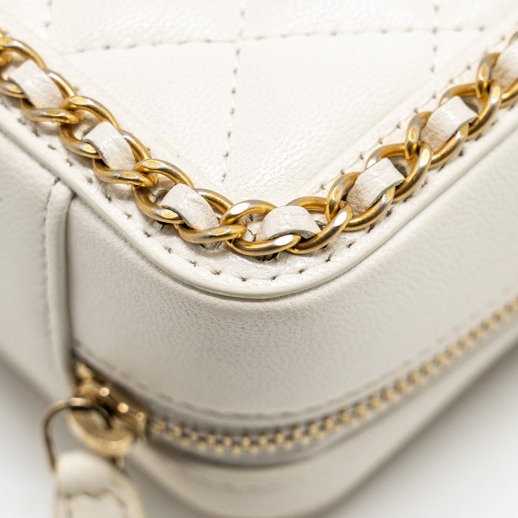 CHANEL MINI VANITY CLUTCH WITH CHAIN LAMBSKIN WHITE GHW