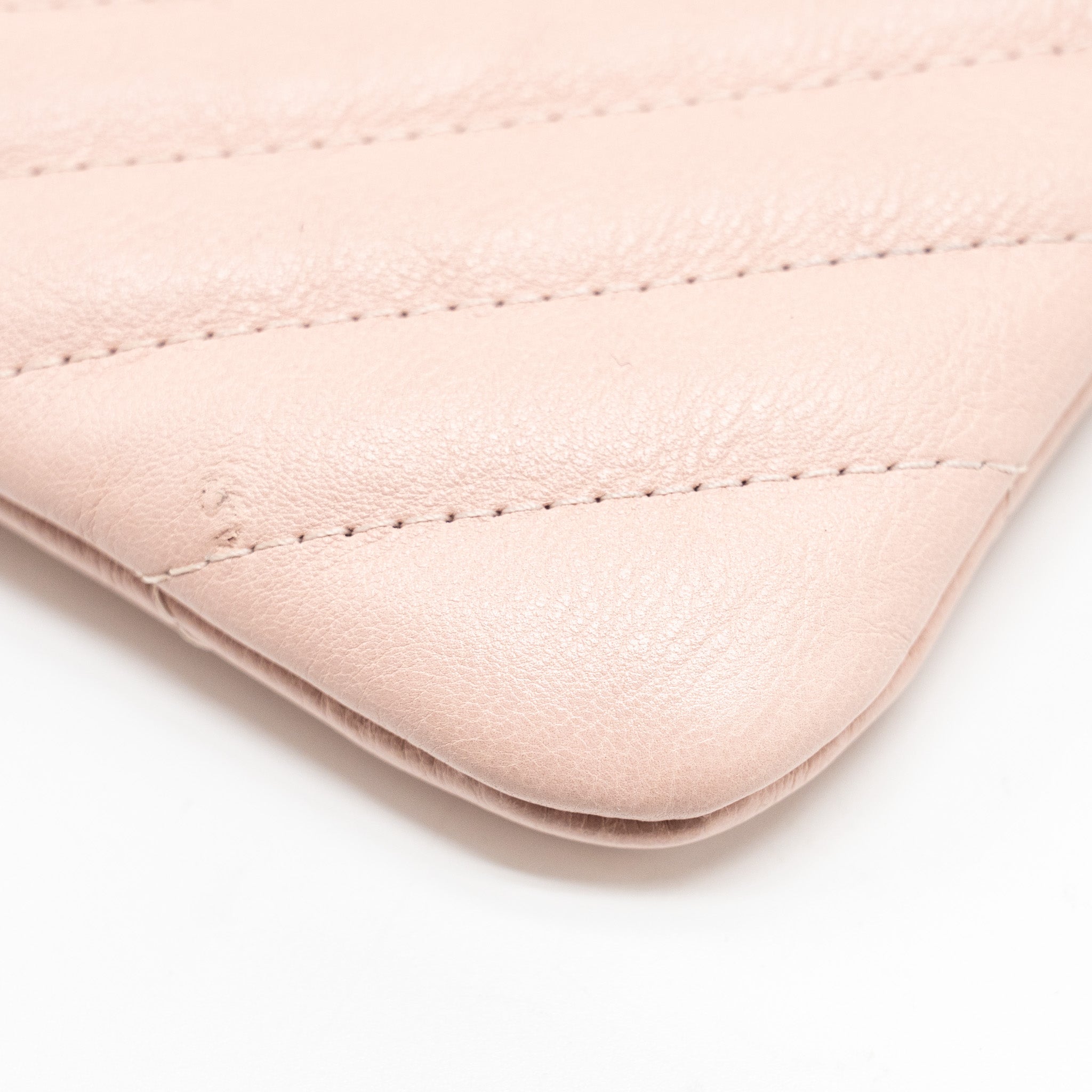 CHANEL CHEVRON ZIP CLUTCH CALFSKIN LIGHT PINK GHW