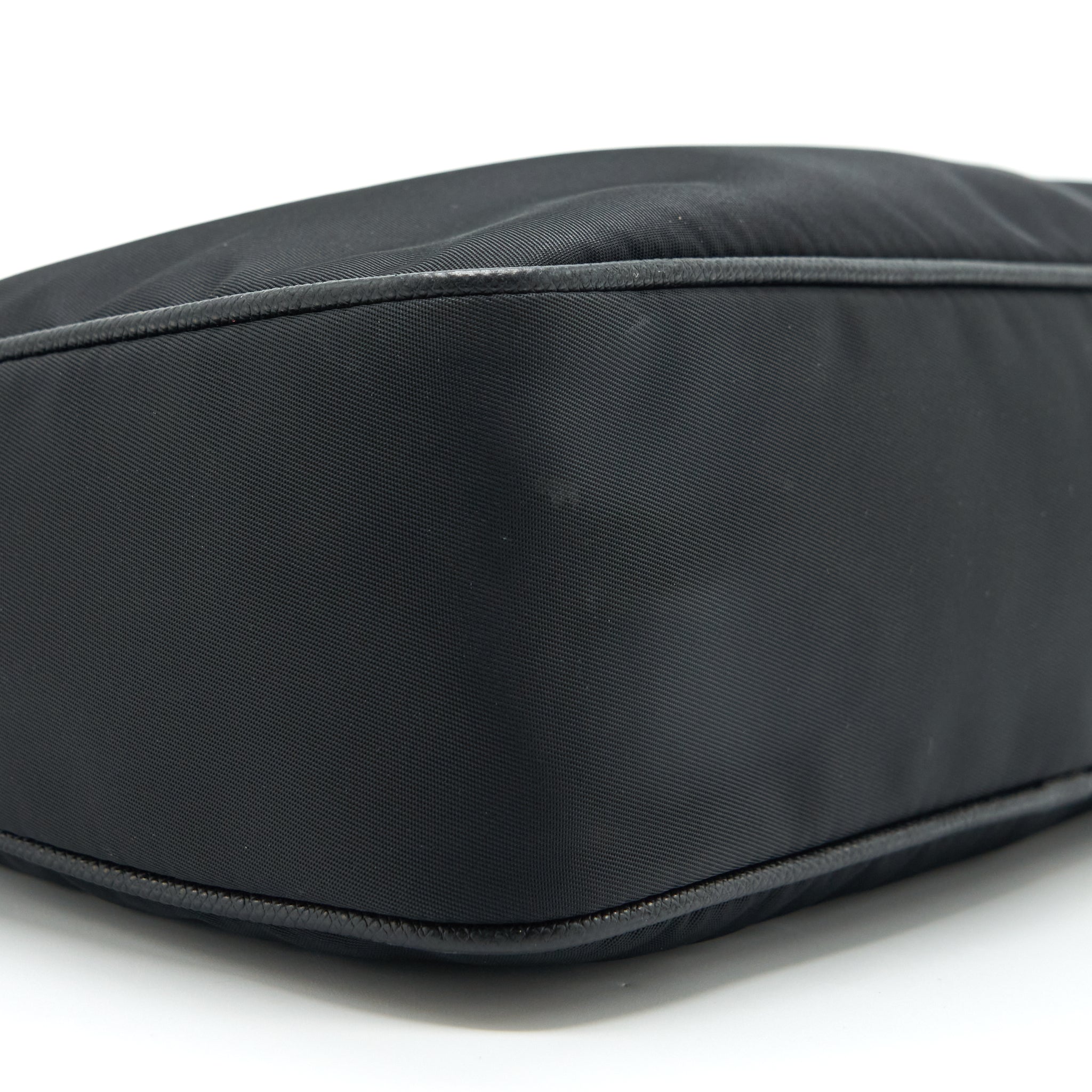 PRADA RE-EDITION 2005 BAG NYLON BLACK SHW