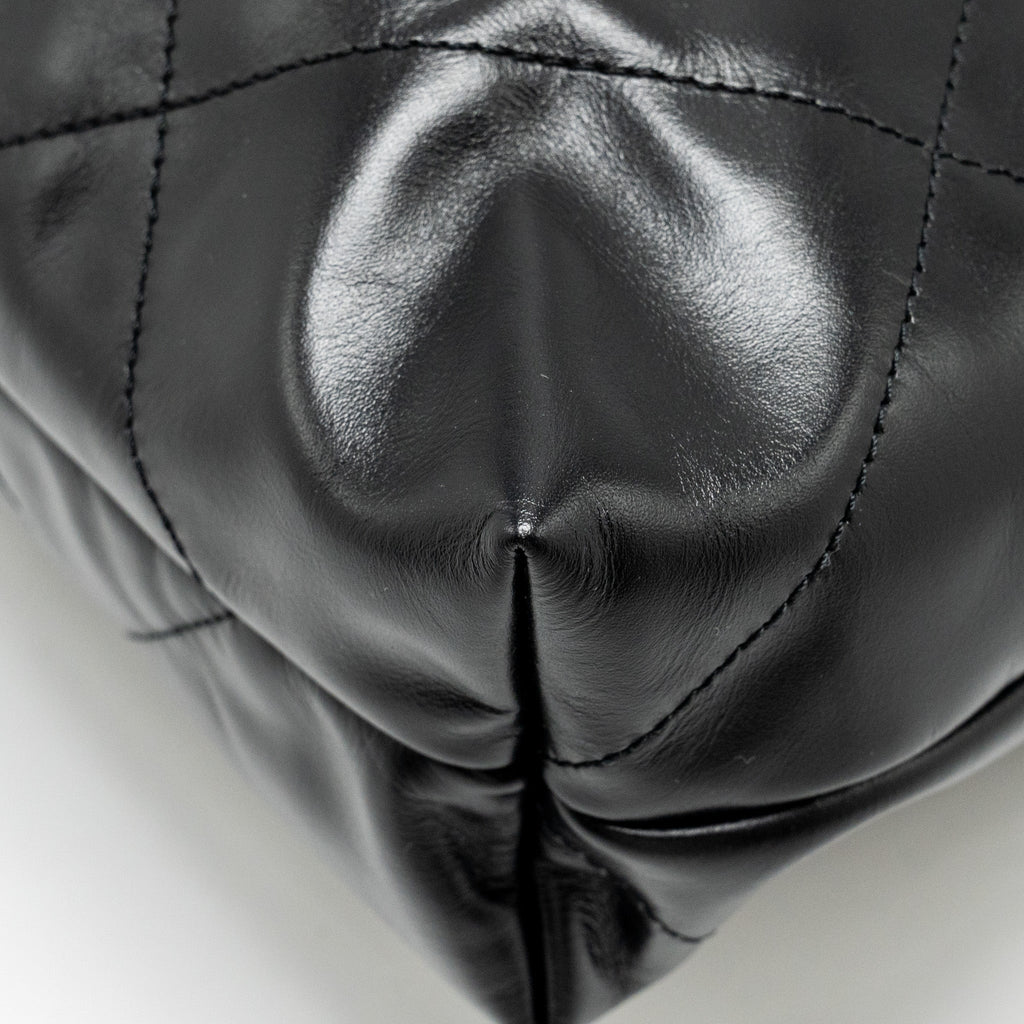 CHANEL MEDIUM 22 BAG SHINY CALFSKIN BLACK GHW (MICROCHIP)