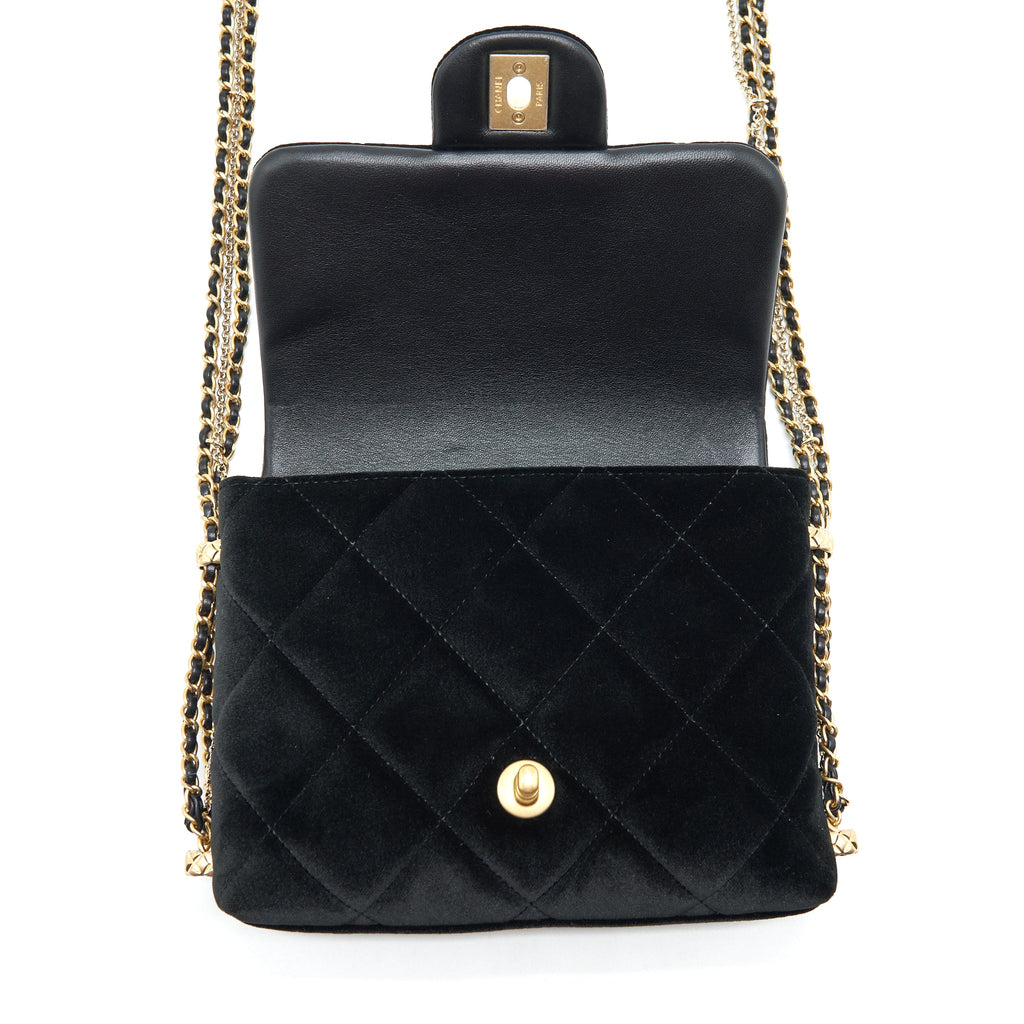 CHANEL FLAP BAG LEATHER CHAIN/PEARL BUCKLE VELVET BLACK GHW