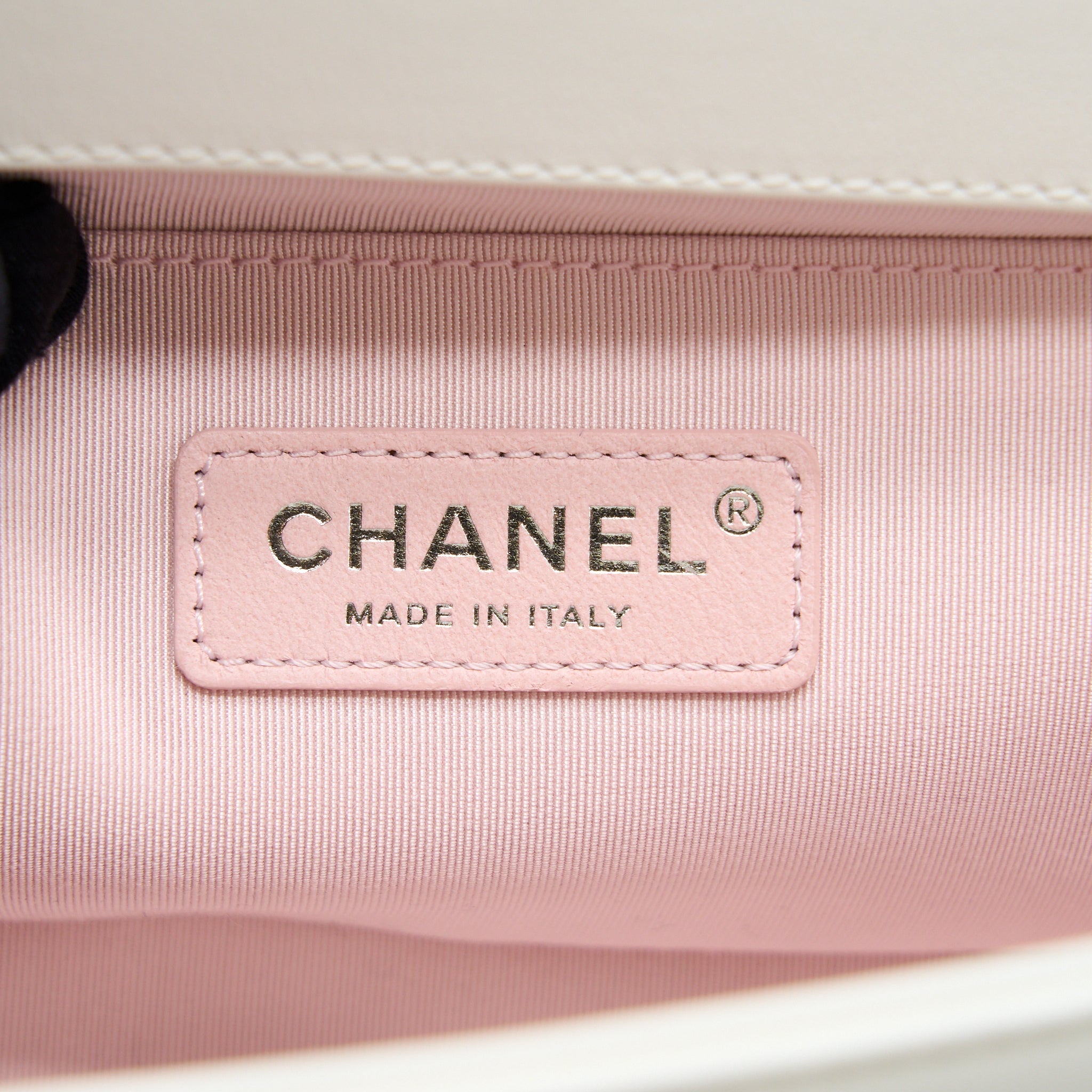 CHANEL MEDIUM BOY BAG CHEVRON LIMITED LAMBSKIN WITH PEARL WHITE SHW