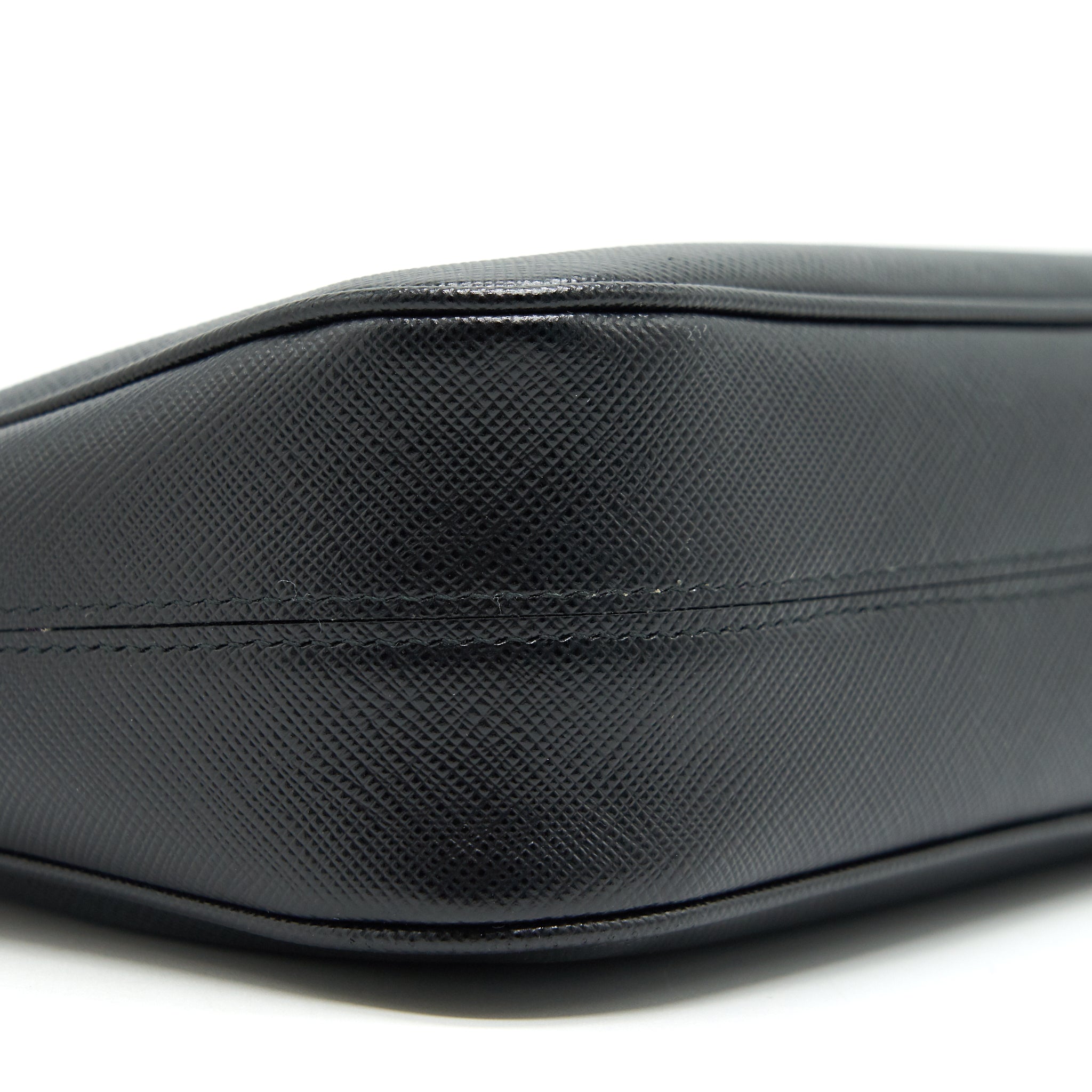 PRADA RE-EDITION SAFFIANO LEATHER IN BLACK
