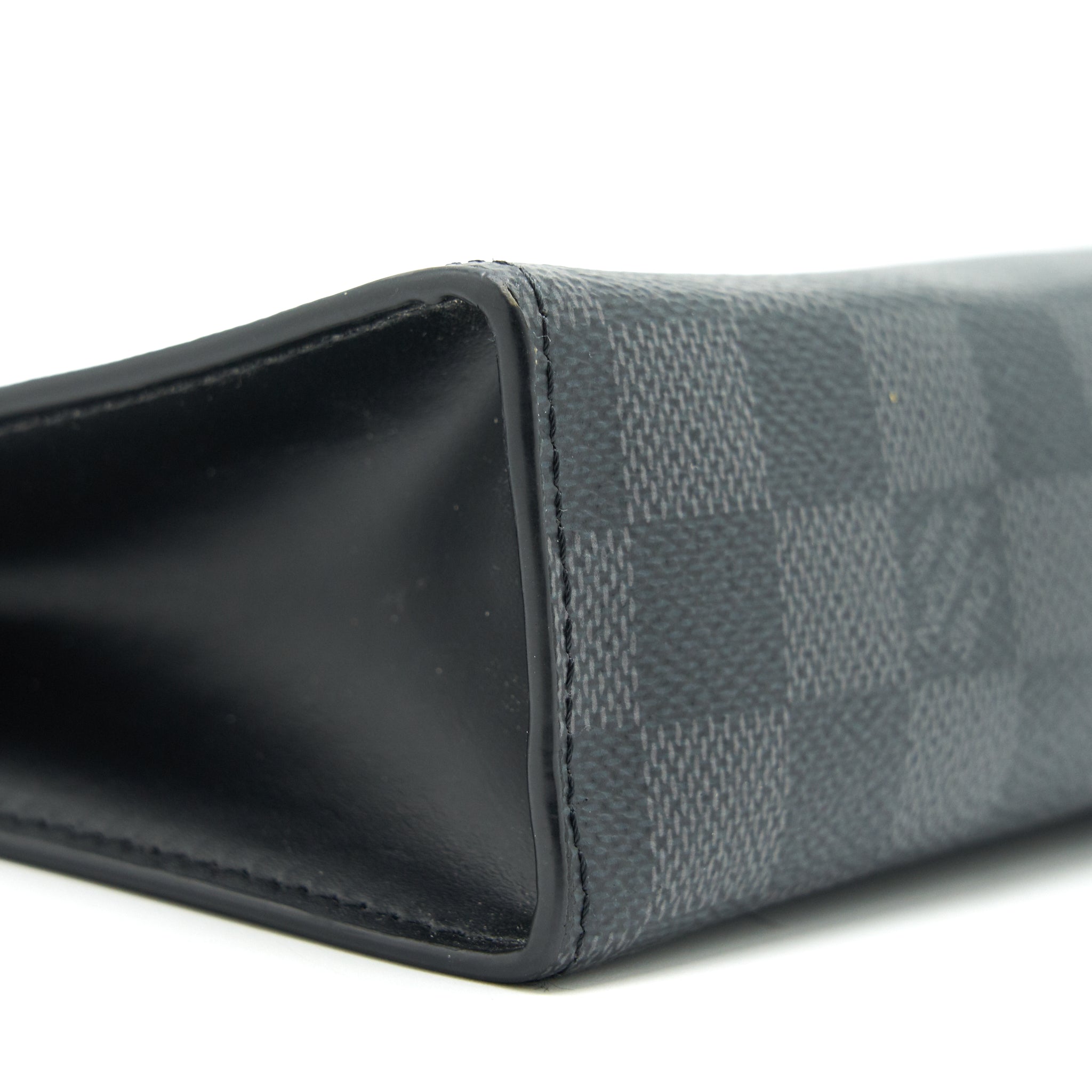 LOUIS VUITTON POCHETTE VOYAGE DAMIER GRAPHITE