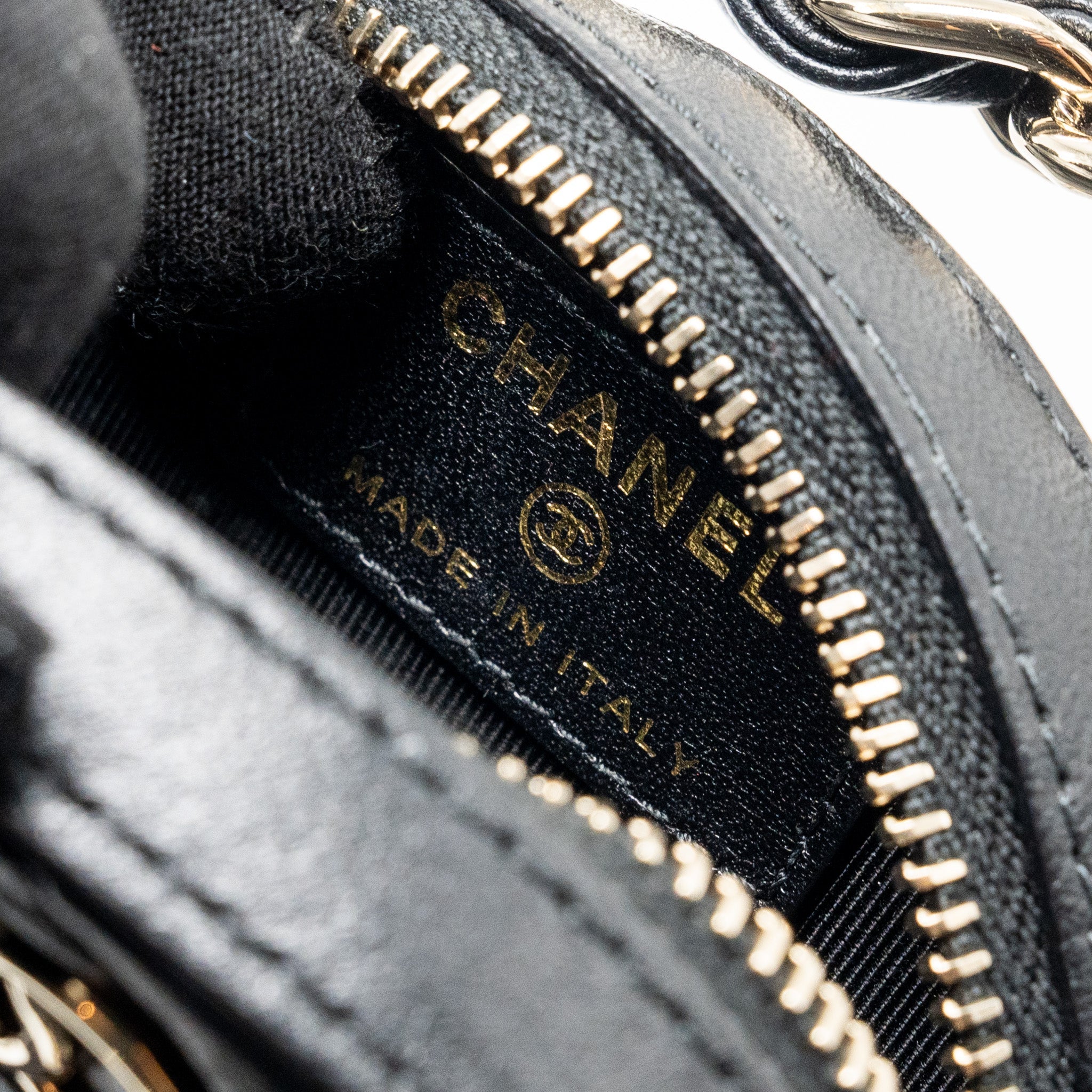 CHANEL 22C QUILTED ROUND CLUTCH WITH CHAIN LAMBSKIN BLACK LGHW