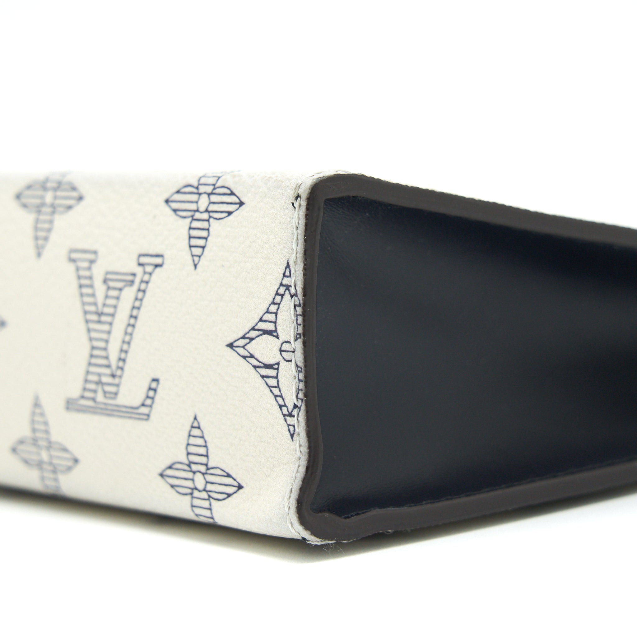 LOUIS VUITTON CHAPMAN POCHETTE VOYAGE GM