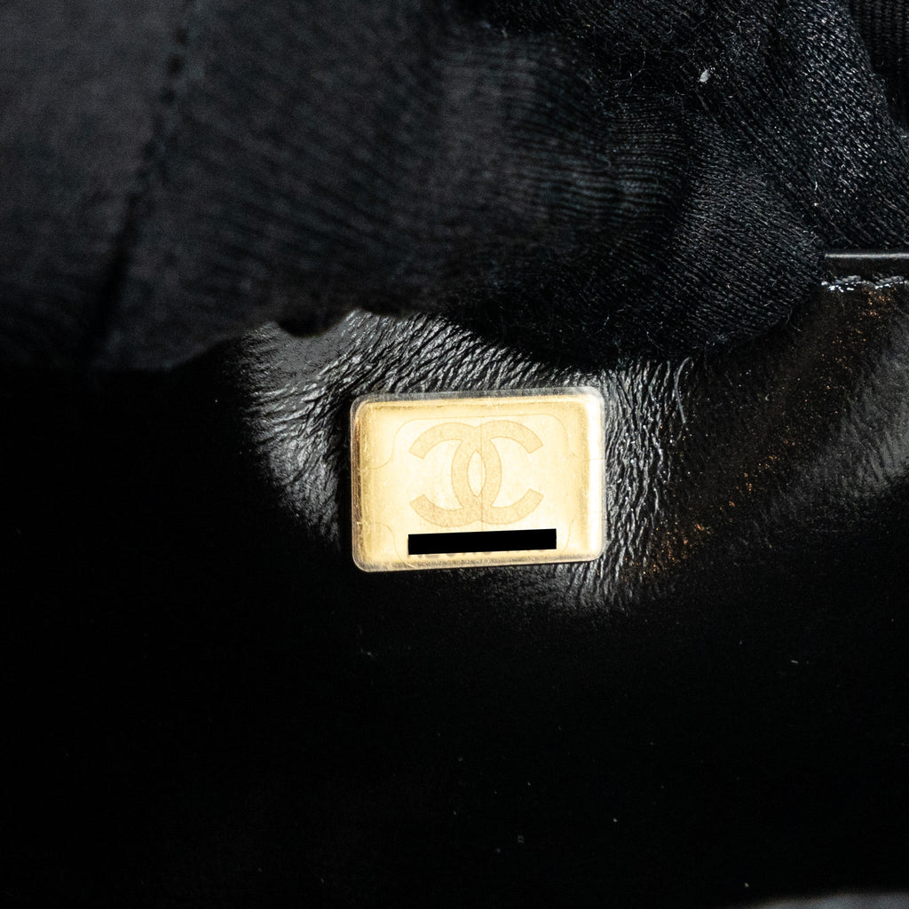 CHANEL 22A BACKPACK PATENT BLACK LGHW (MICROCHIP)