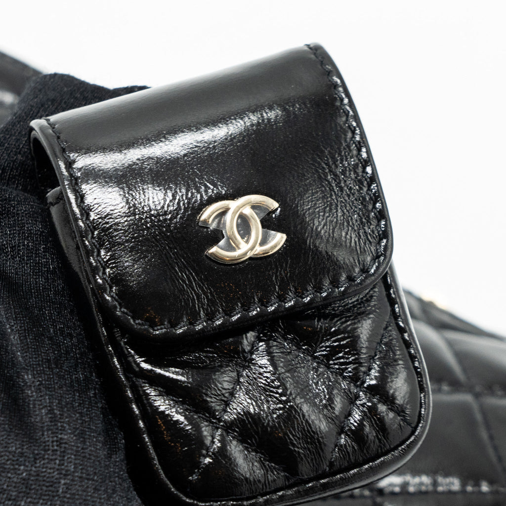 CHANEL 22A BACKPACK PATENT BLACK LGHW (MICROCHIP)