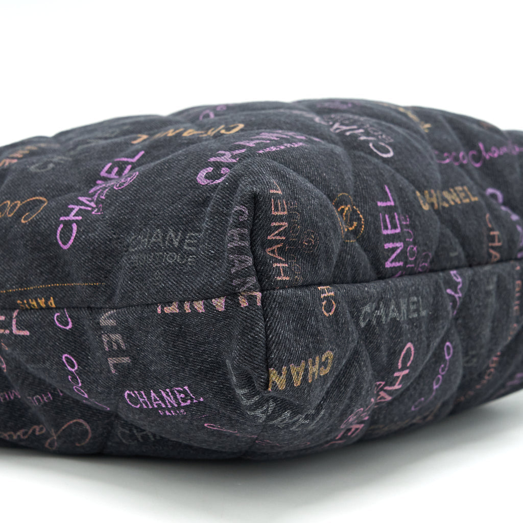 CHANEL 22P PRINTED DENIM MAXI SHOPPING TOTE BAG BLACK/MULTICOLOUR GHW