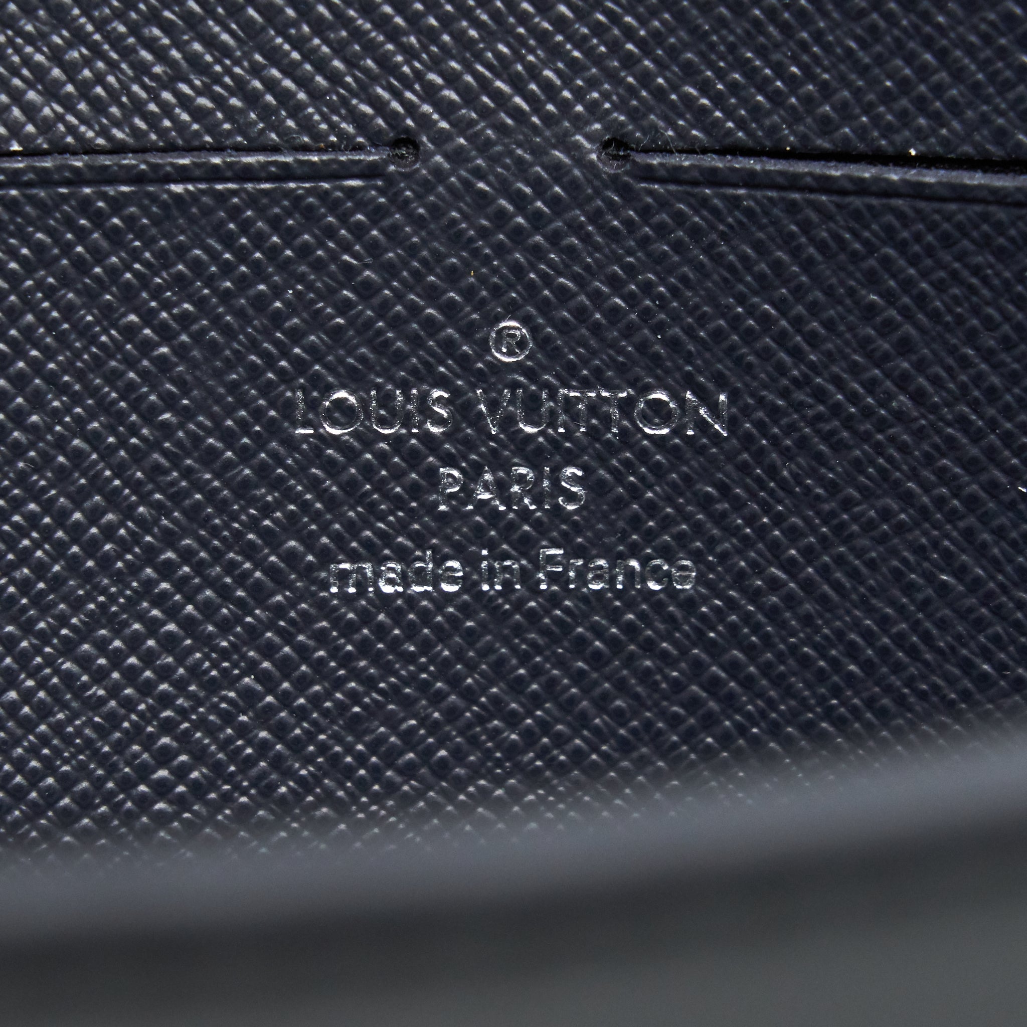 LOUIS VUITTON CHAPMAN POCHETTE VOYAGE GM