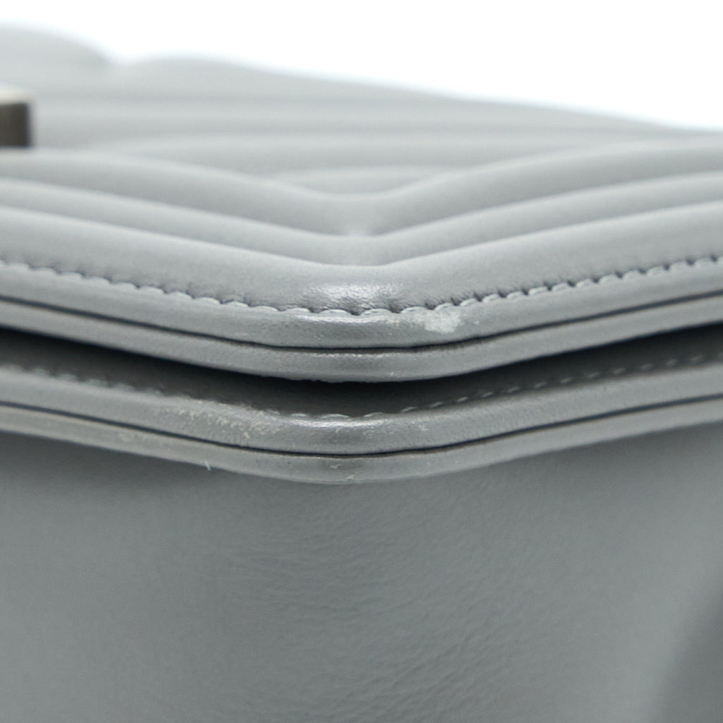 CHANEL SMALL BOY BAG CHEVRON LAMBSKIN GREY RUTHENIUM HARDWARE