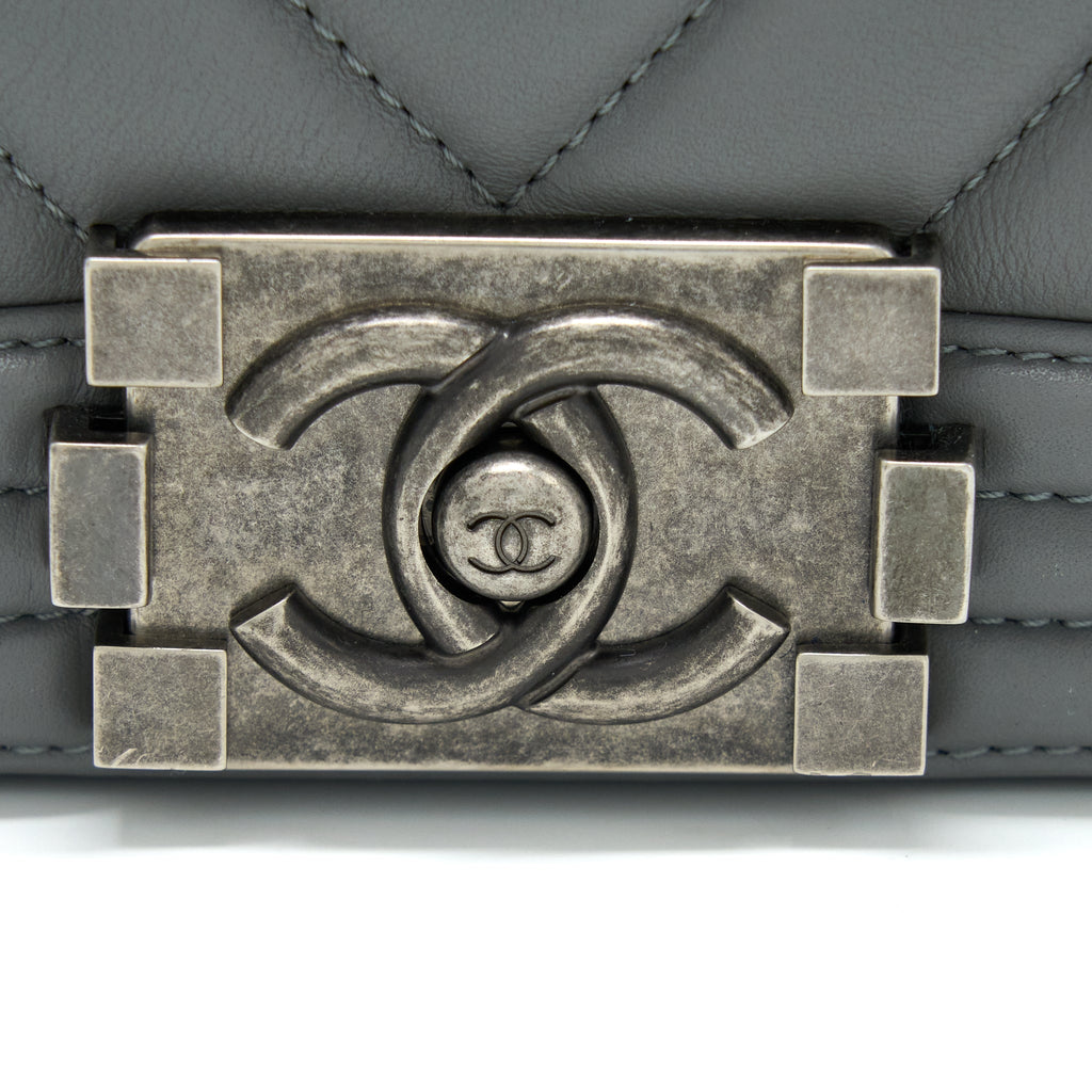 CHANEL SMALL BOY BAG CHEVRON LAMBSKIN GREY RUTHENIUM HARDWARE