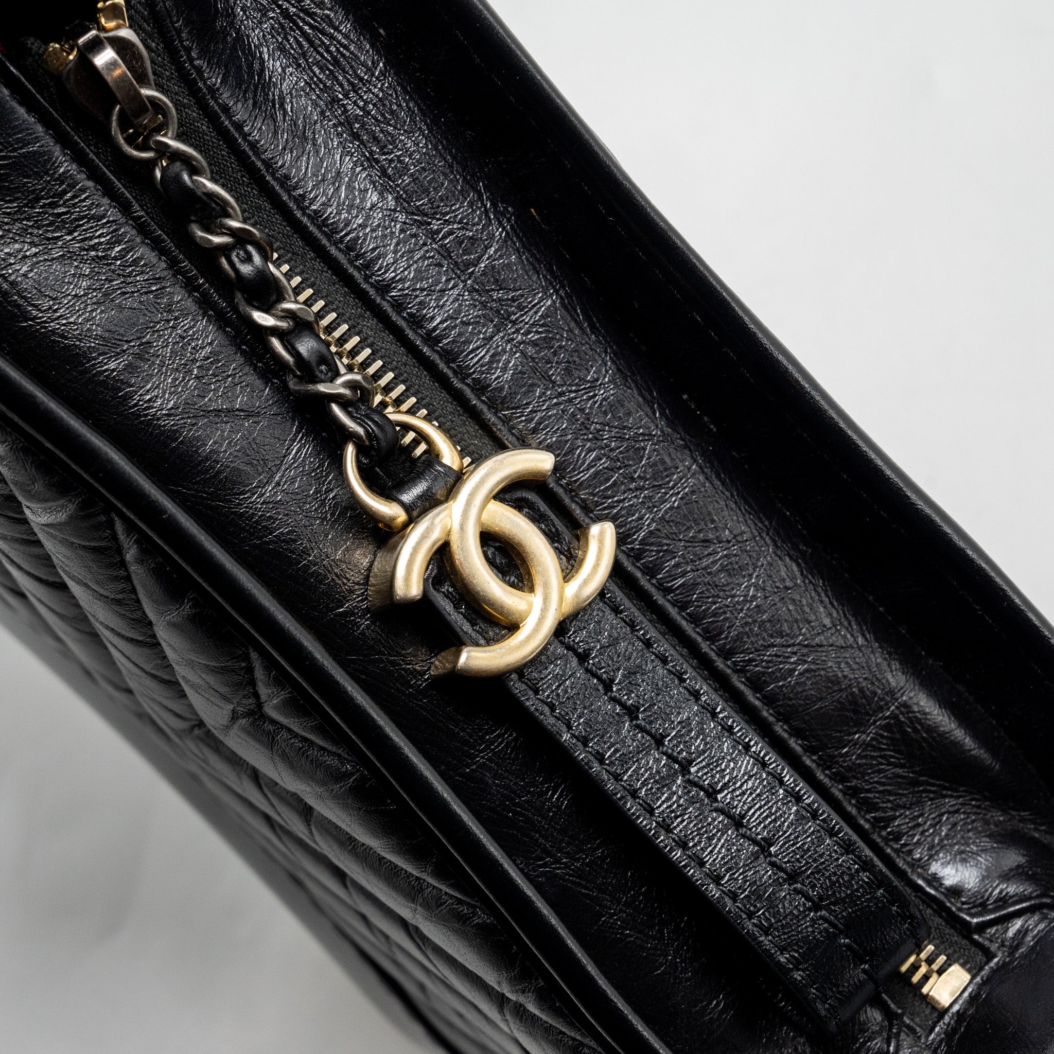 CHANEL SMALL GABRIELLE HOBO BAG CHEVRON AGED CALFSKIN BLACK MULTICOLOUR HARDWARE