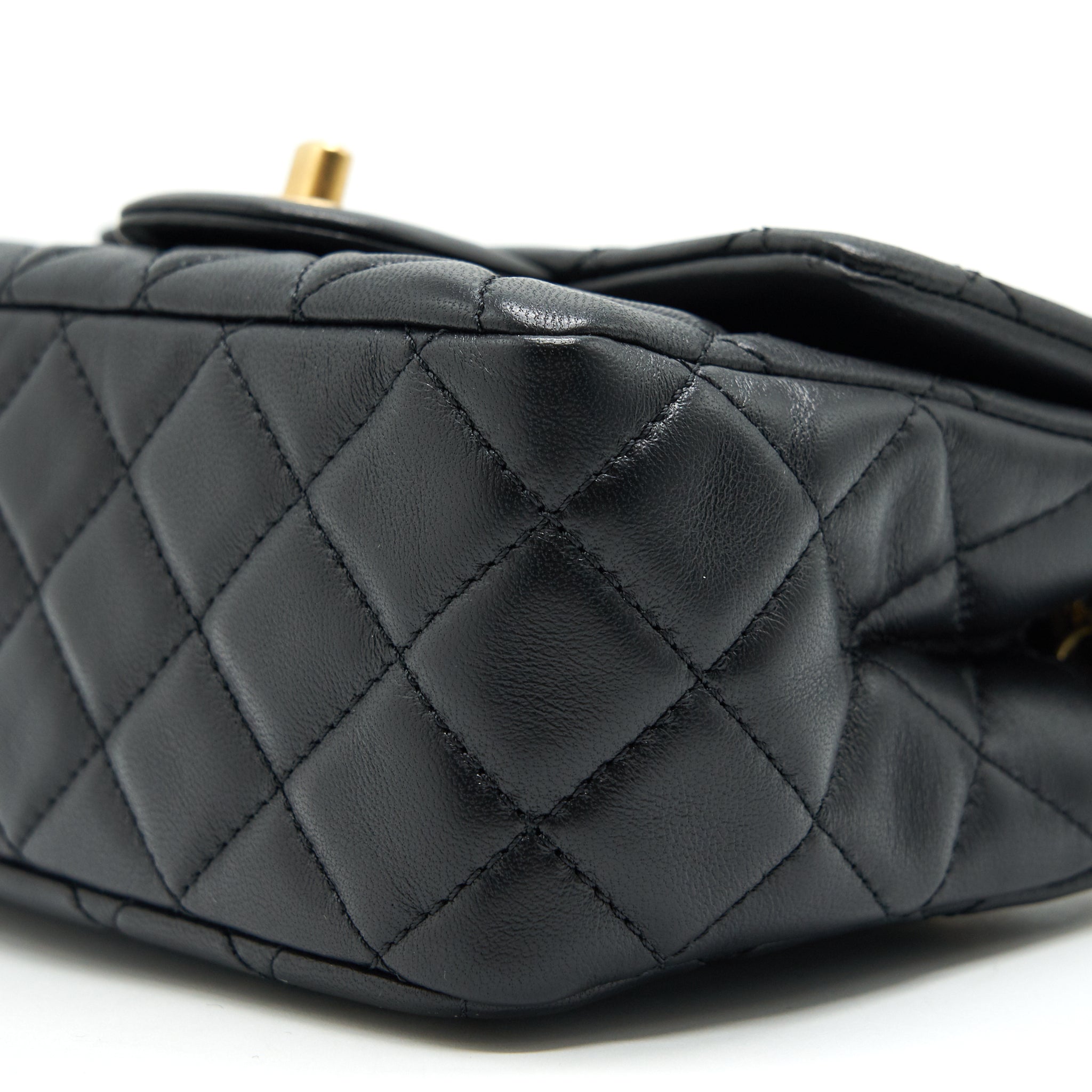 CHANEL 21B PEARL CRUSH MINI SQUARE FLAP BAG BLACK GHW (MICROCHIP)