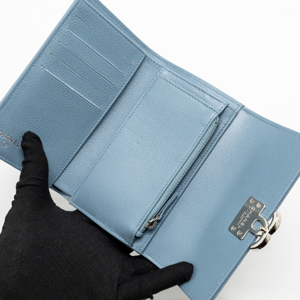 CHANEL QUILTED CC LOGO FLAP WALLET GRAINED CALFSKIN BLUE SHW