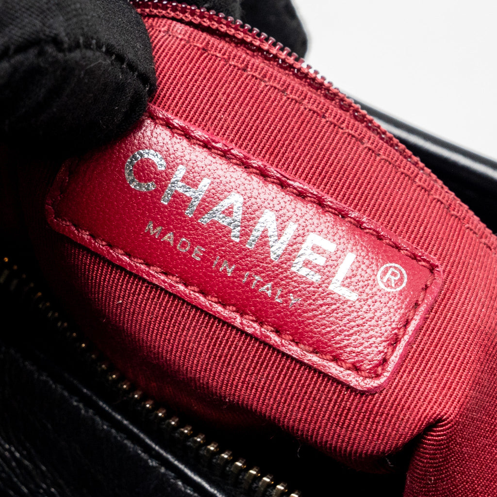 CHANEL SMALL GABRIELLE HOBO BAG CHEVRON AGED CALFSKIN BLACK MULTICOLOUR HARDWARE