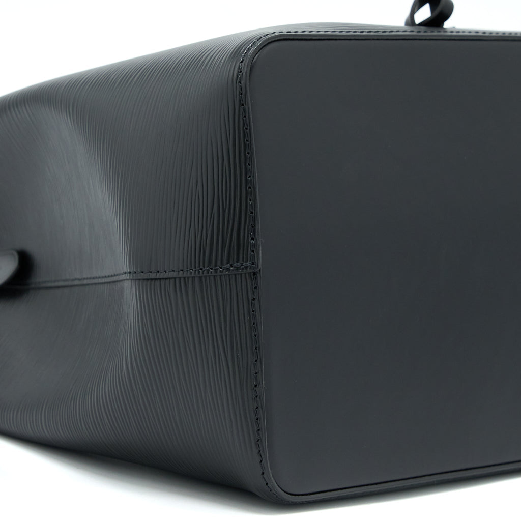 LOUIS VUITTON NEONOE EPI BLACK SHW