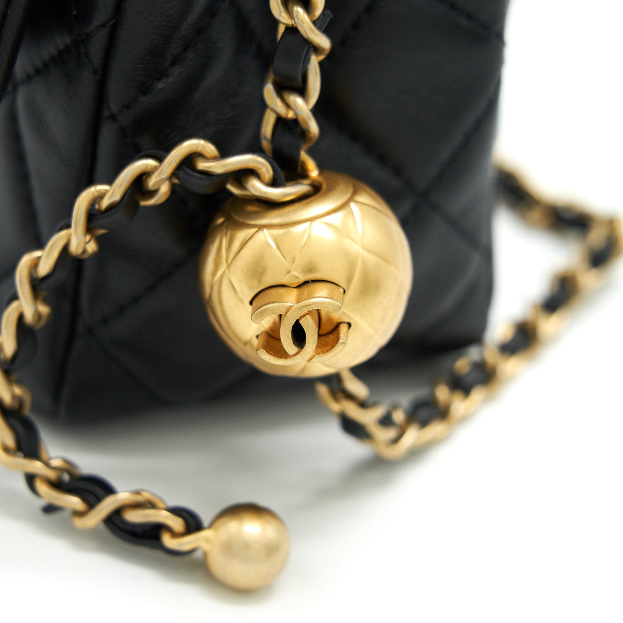 CHANEL 22C PEARL CRUSH MINI SQUARE RECTANGULAR FLAP BAG BLACK GHW（MICROCHIP)