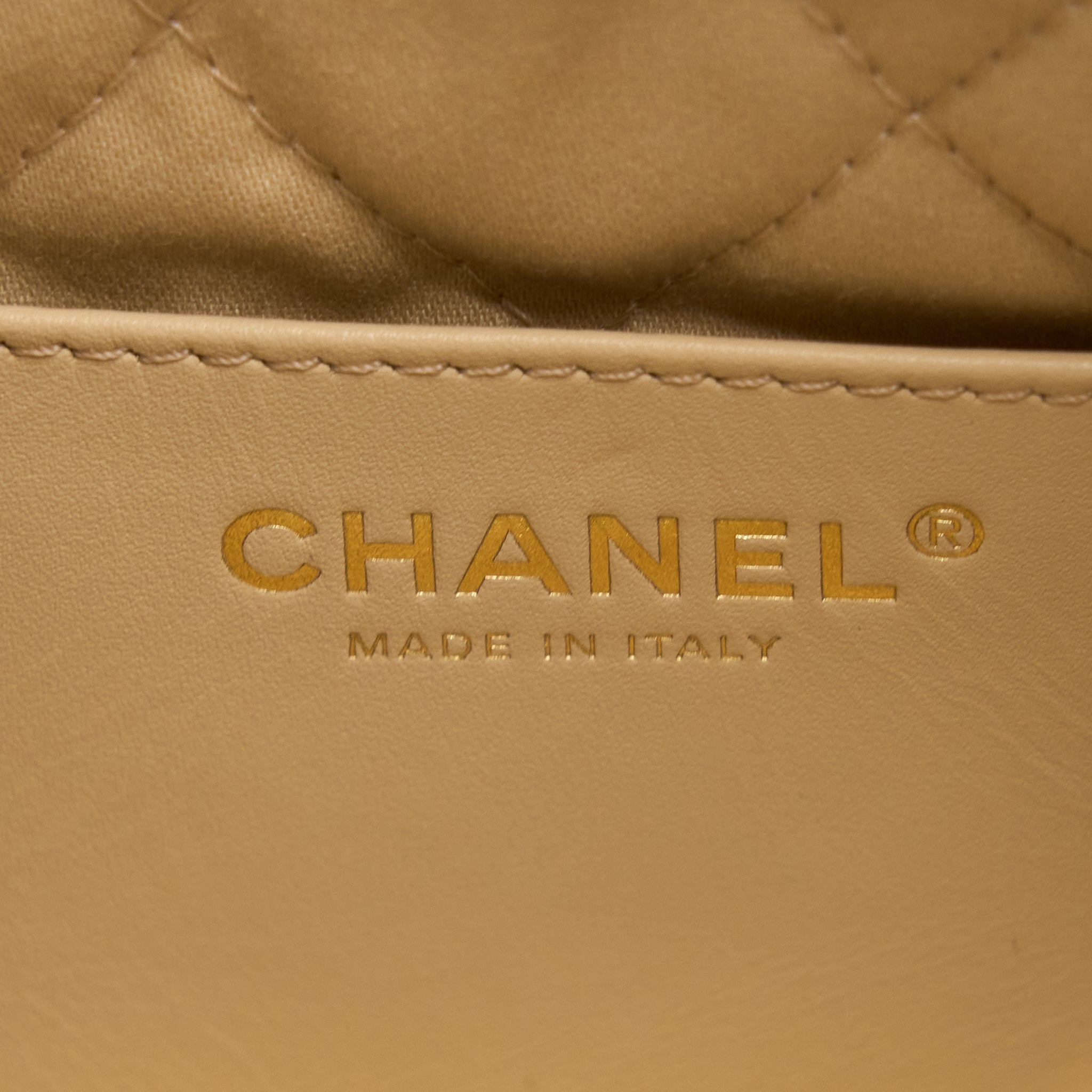 CHANEL MINI 22 BAG SHINY CALFSKIN WHITE BRUSHED GHW (MICROCHIP)