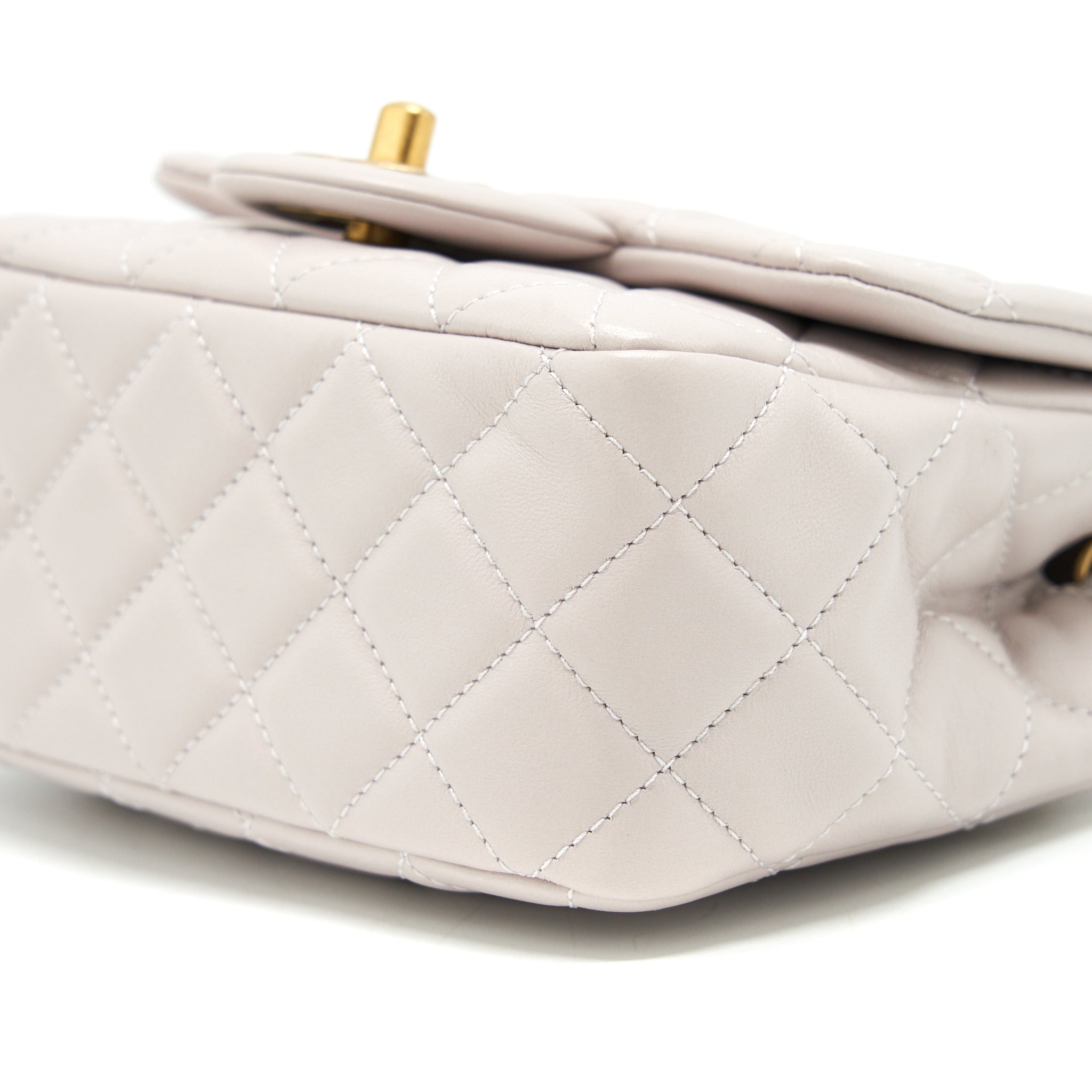 CHANEL PEARL CRUSH LAMBSKIN LIGHT PURPLE GHW(MICROCHIP)