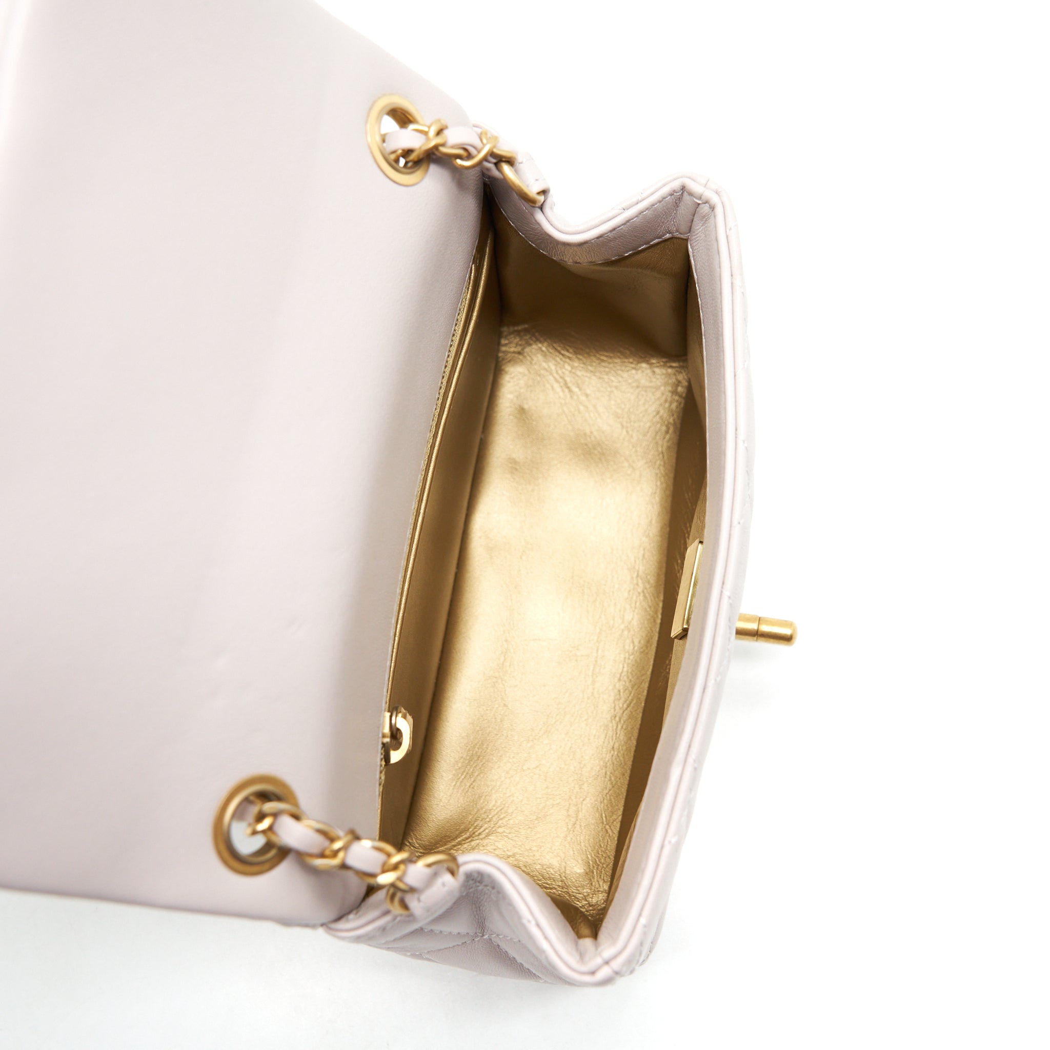 CHANEL PEARL CRUSH LAMBSKIN LIGHT PURPLE GHW(MICROCHIP)