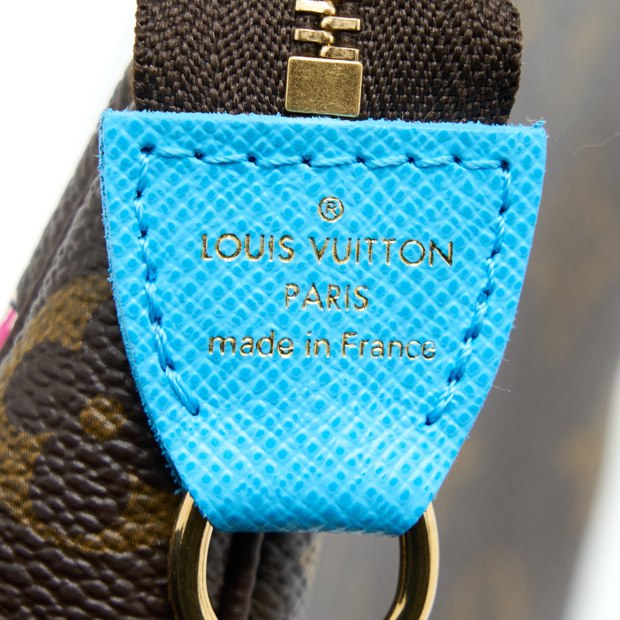 LOUIS VUITTON VIVIENNE HOLIDAYS MINI POCHETTE ACCESSORIES MONOGRAM CANVAS/MULTICOLOR GHW