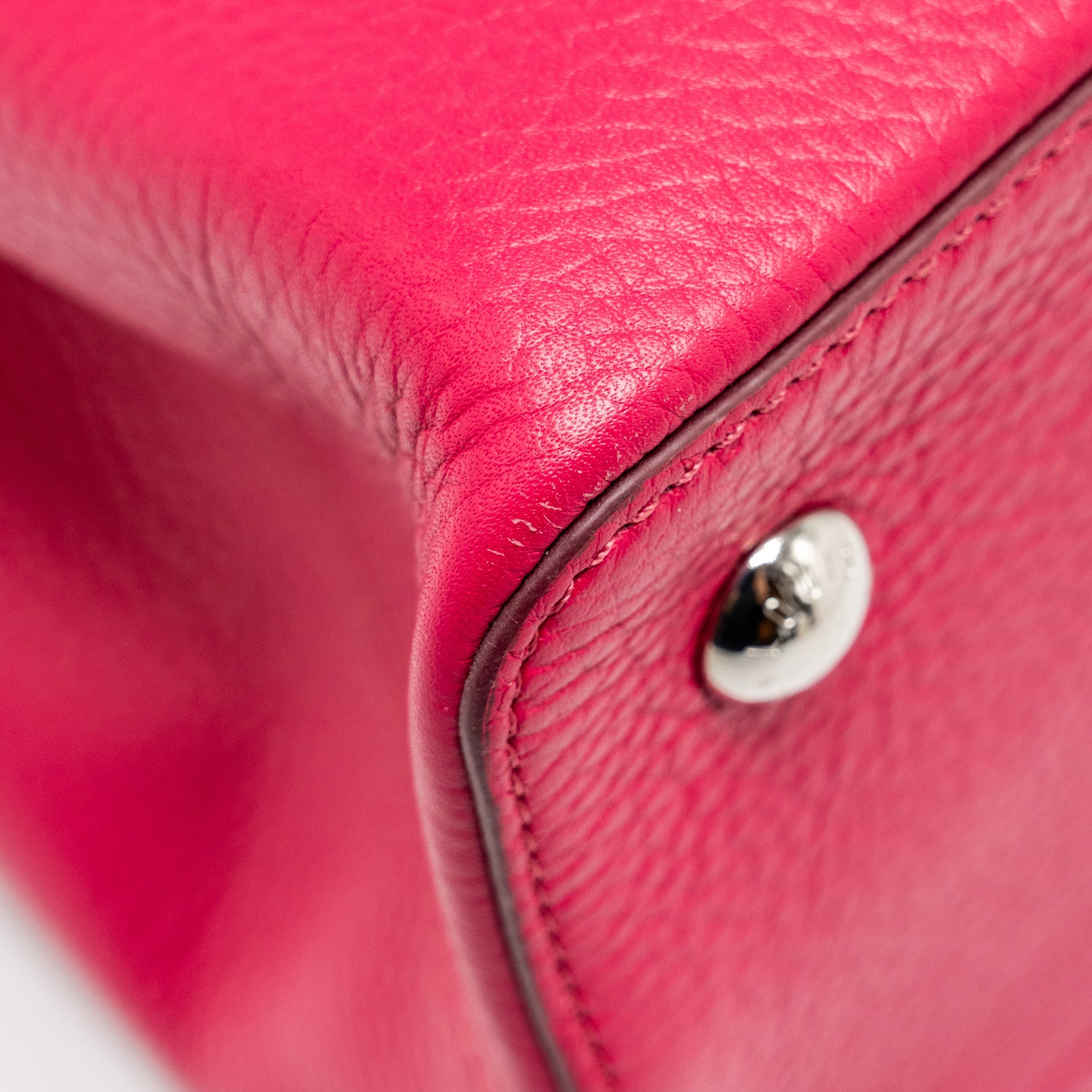 LOUIS VUITTON CAPUCINES TAURILLON HOT PINK SHW