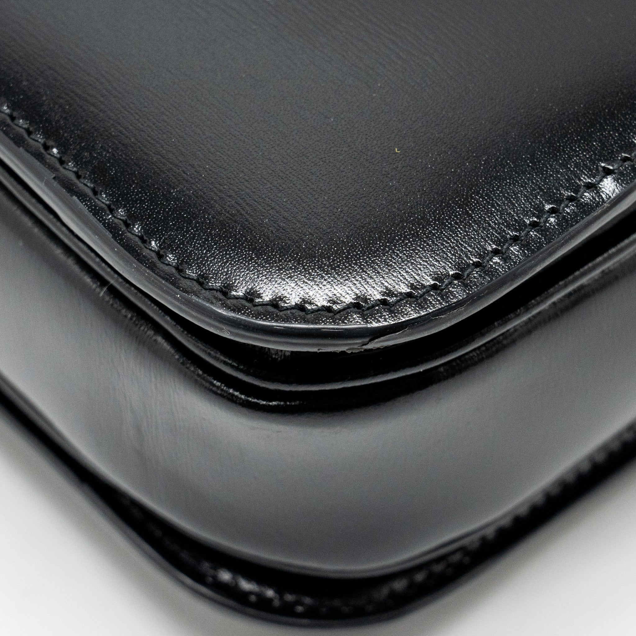 CELINE CLASSIC TRIOMPHE BAG SHINY CALFSKIN BLACK GHW