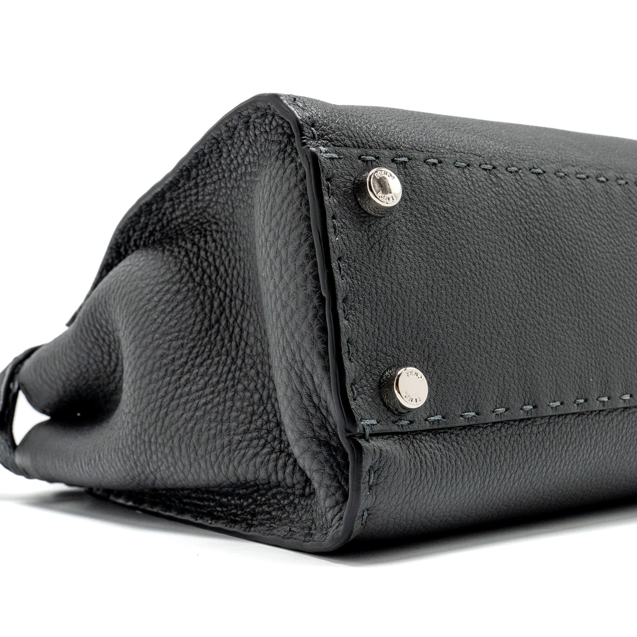 FENDI MEDIUM PEEKABOO BAG SELLERIA LEATHER BLACK SHW