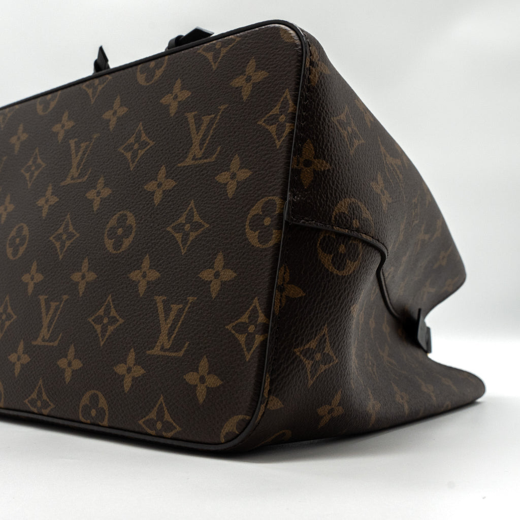 LOUIS VUITTON NEONOE MONOGRAM CANVAS/BLACK GHW