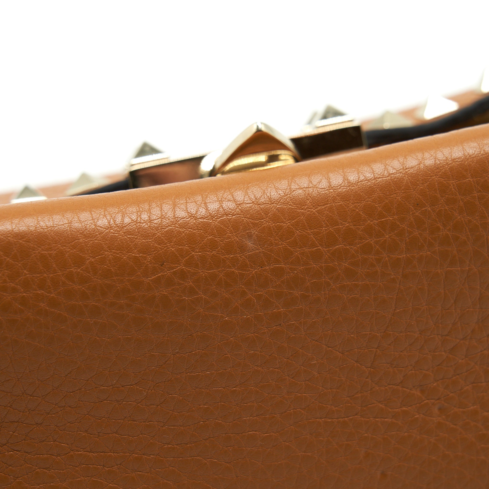 VALENTINO GARAVANI SMALL ROCK-STUD CROSSBODY BAG GRAINY CALFSKIN MUSTARD
