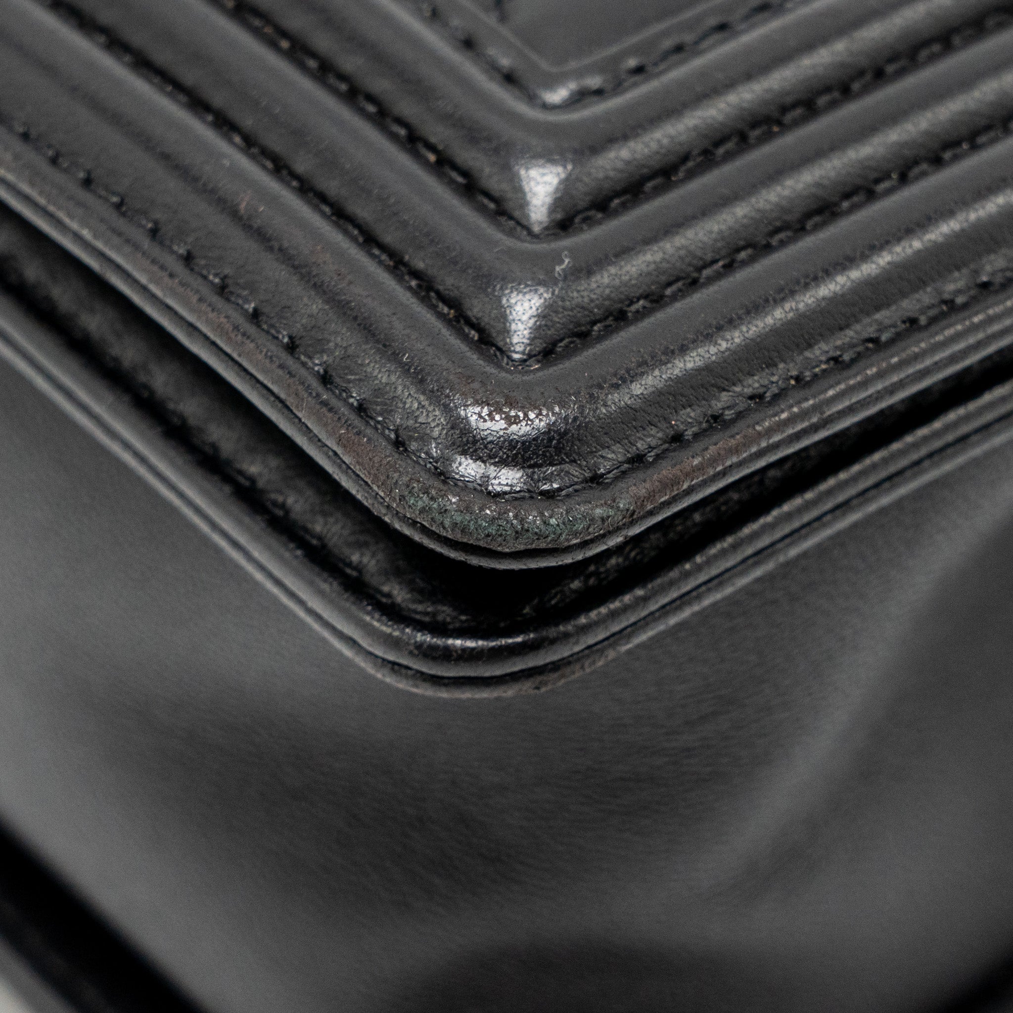 CHANEL MEDIUM BOY BAG LAMBSKIN BLACK GHW