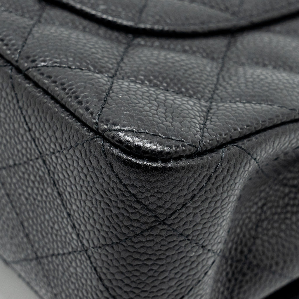 CHANEL MEDIUM CLASSIC DOUBLE FLAP BAG CAVIAR BLACK GHW