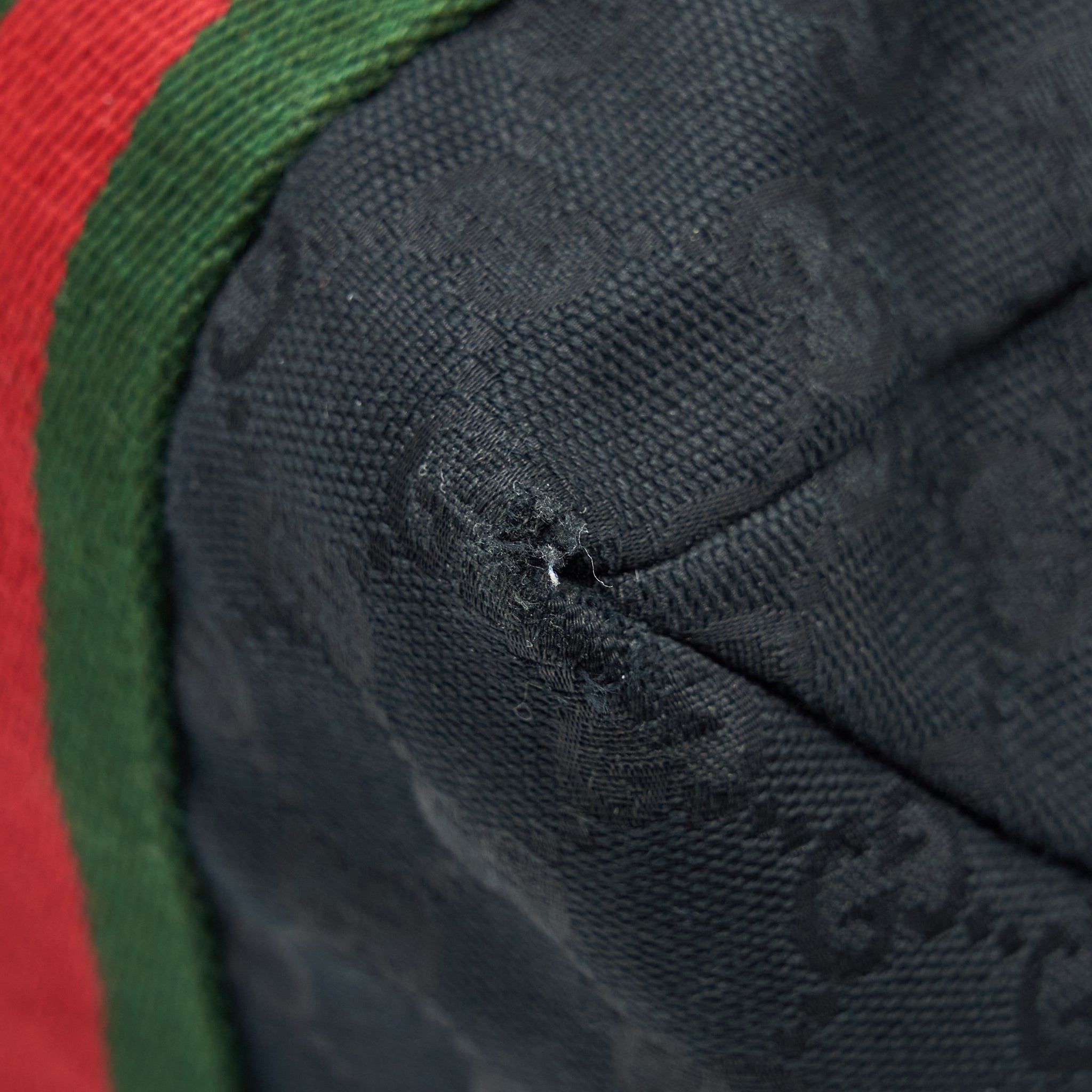 GUCCI TOTE FABRIC GG SUPREME BLACK