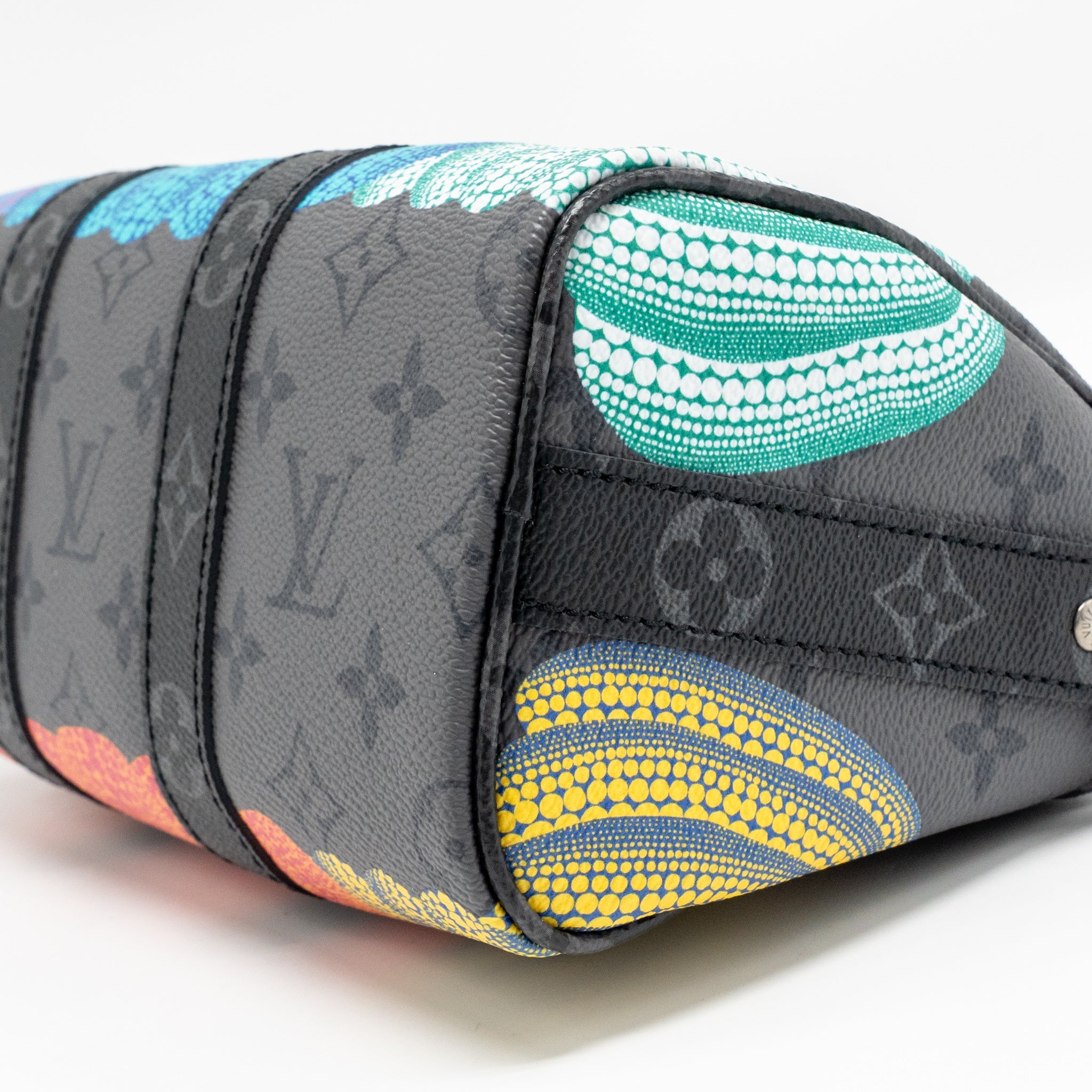 LOUIS VUITTON X YAYOI KUSAMA KEEPALL BANDOULIERE 25 PUMPKIN MULTICOLOURED MONOGRAM CANVAS SHW