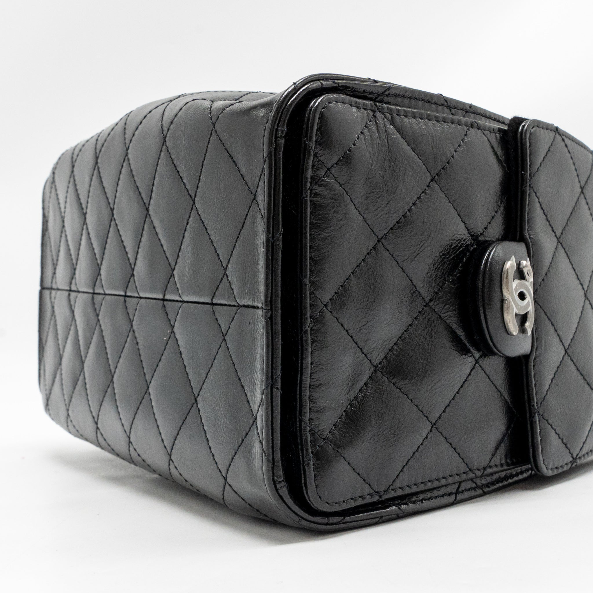 CHANEL SMALL 25 BAG CRUMPLED SHINY CALFSKIN BLACK MULTICOLOUR HARDWARE (MICROCHIP) (Copy)