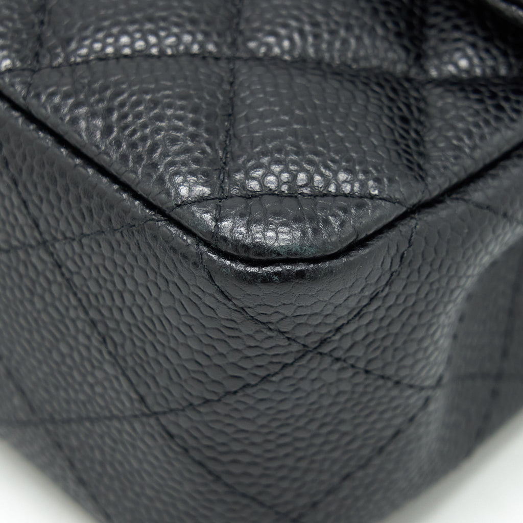 CHANEL MEDIUM CLASSIC FLAP BAG CAVIAR BLACK GHW
