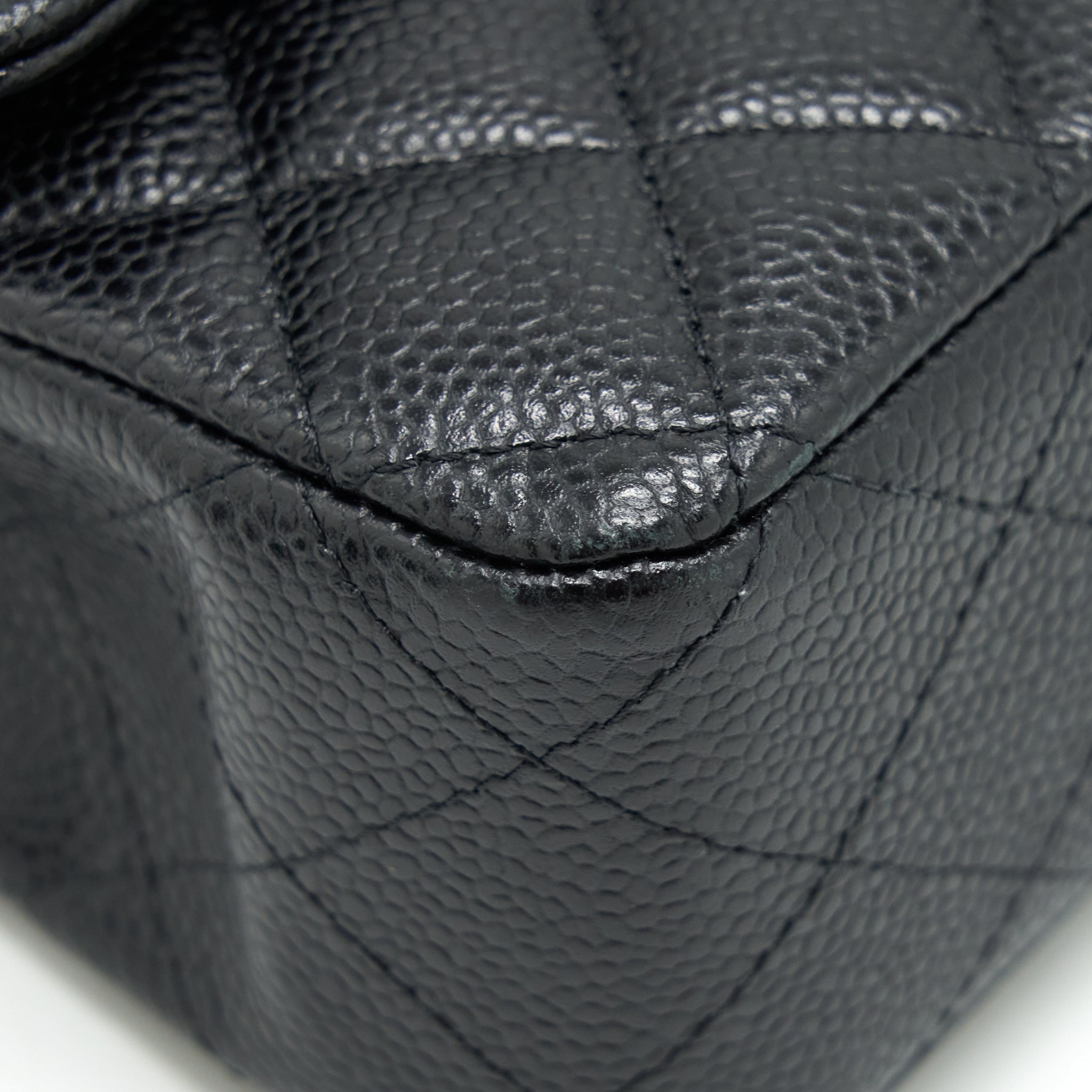 CHANEL MEDIUM CLASSIC FLAP BAG CAVIAR BLACK GHW